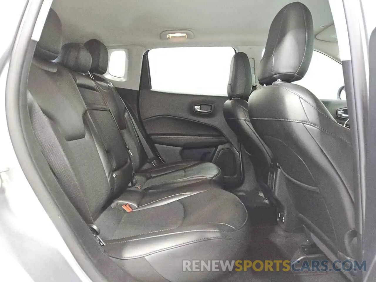 11 Photograph of a damaged car 3C4NJCBB7KT655023 JEEP COMPASS 2019