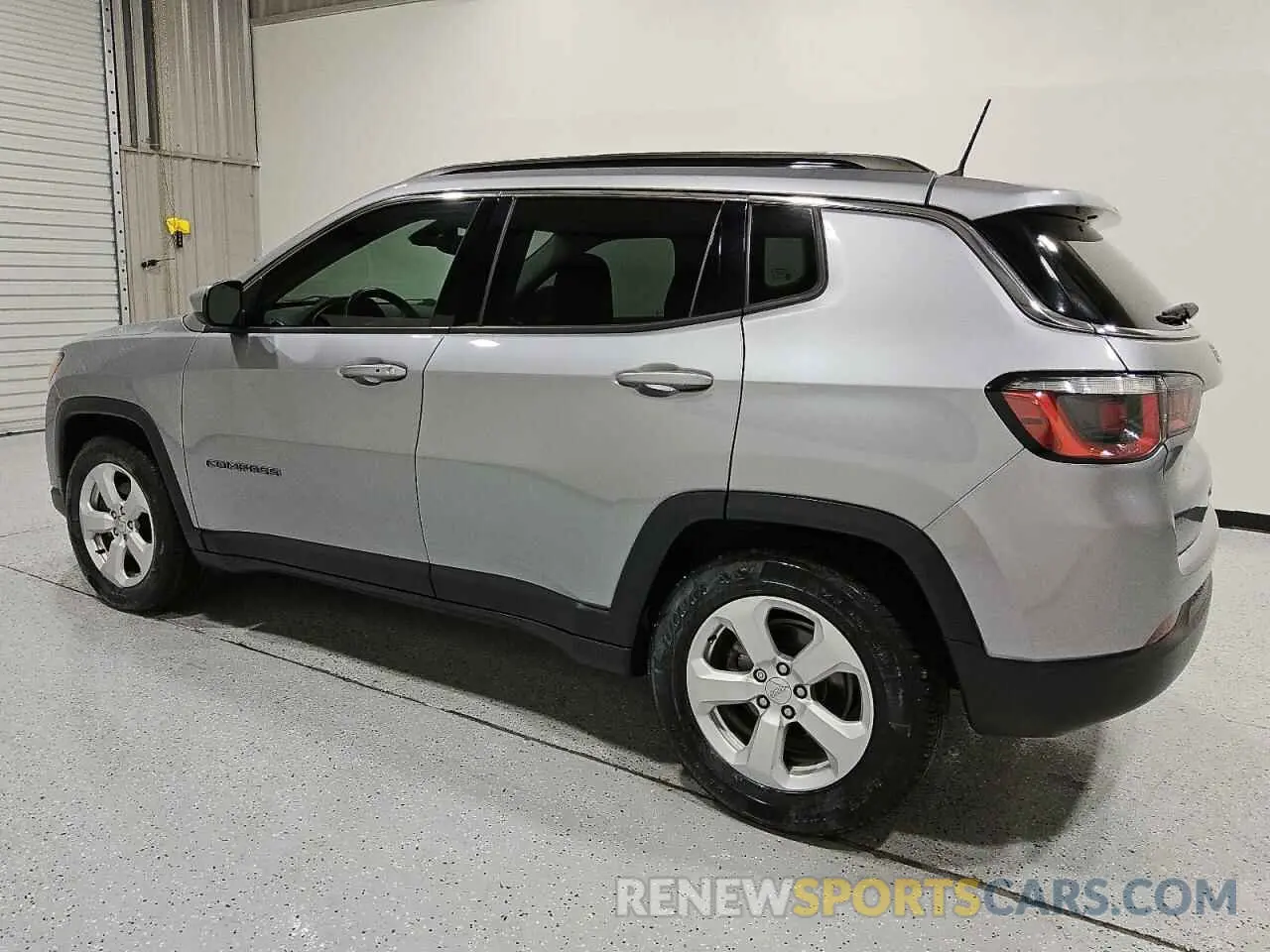 2 Photograph of a damaged car 3C4NJCBB7KT655023 JEEP COMPASS 2019