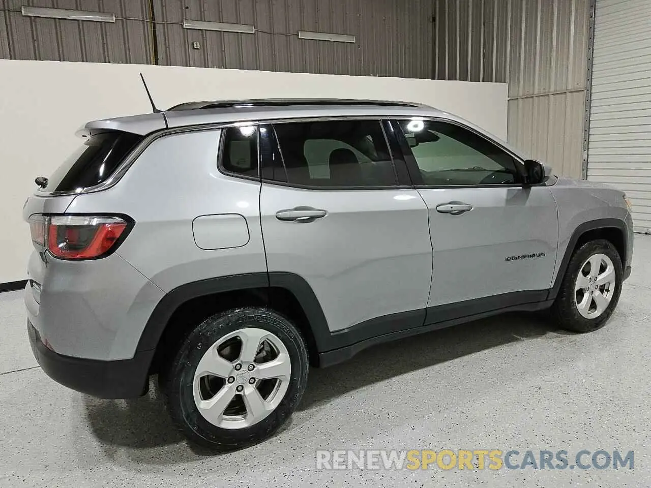 3 Photograph of a damaged car 3C4NJCBB7KT655023 JEEP COMPASS 2019
