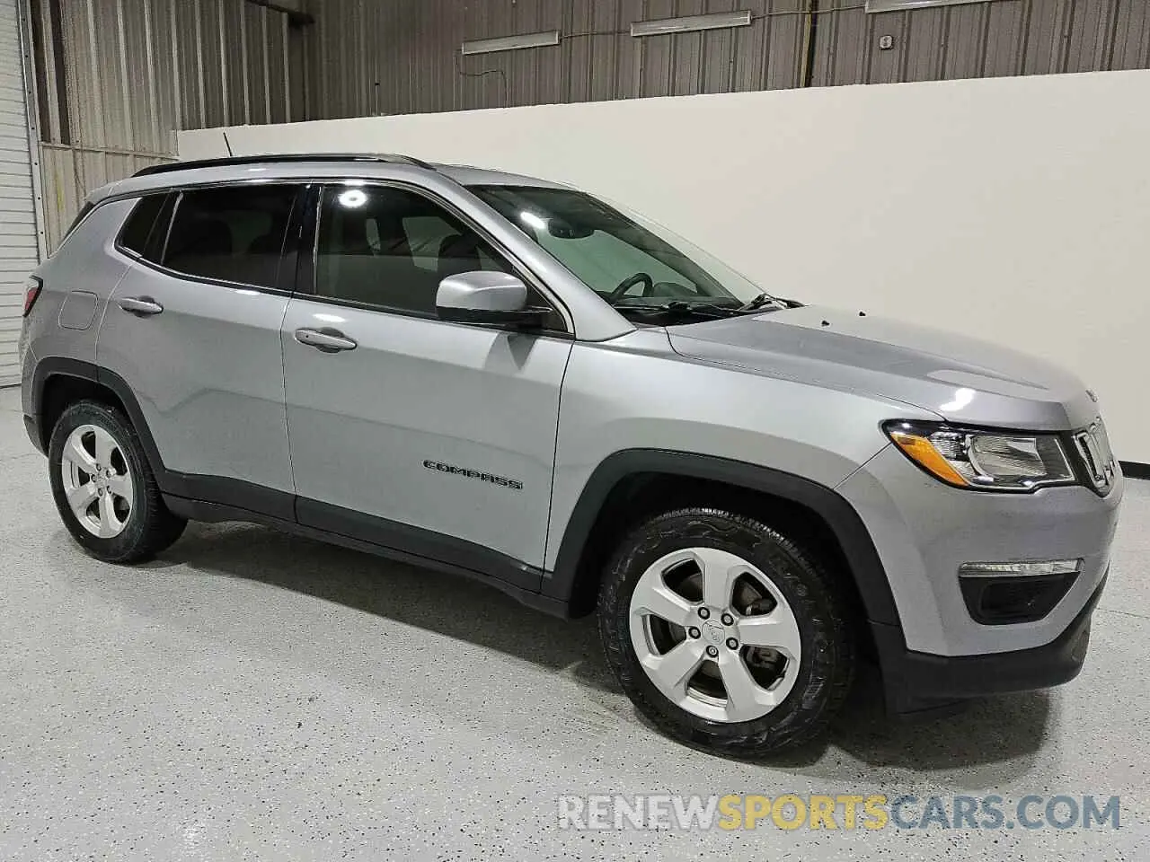 4 Photograph of a damaged car 3C4NJCBB7KT655023 JEEP COMPASS 2019