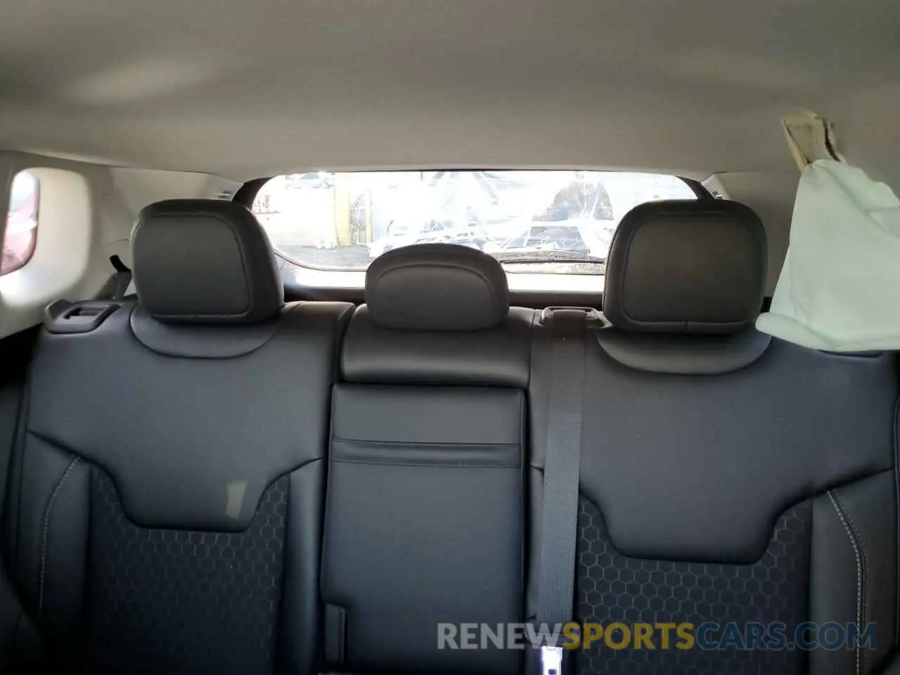 10 Photograph of a damaged car 3C4NJCBB7KT676938 JEEP COMPASS 2019