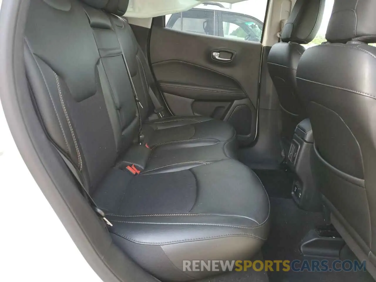 11 Photograph of a damaged car 3C4NJCBB7KT676938 JEEP COMPASS 2019