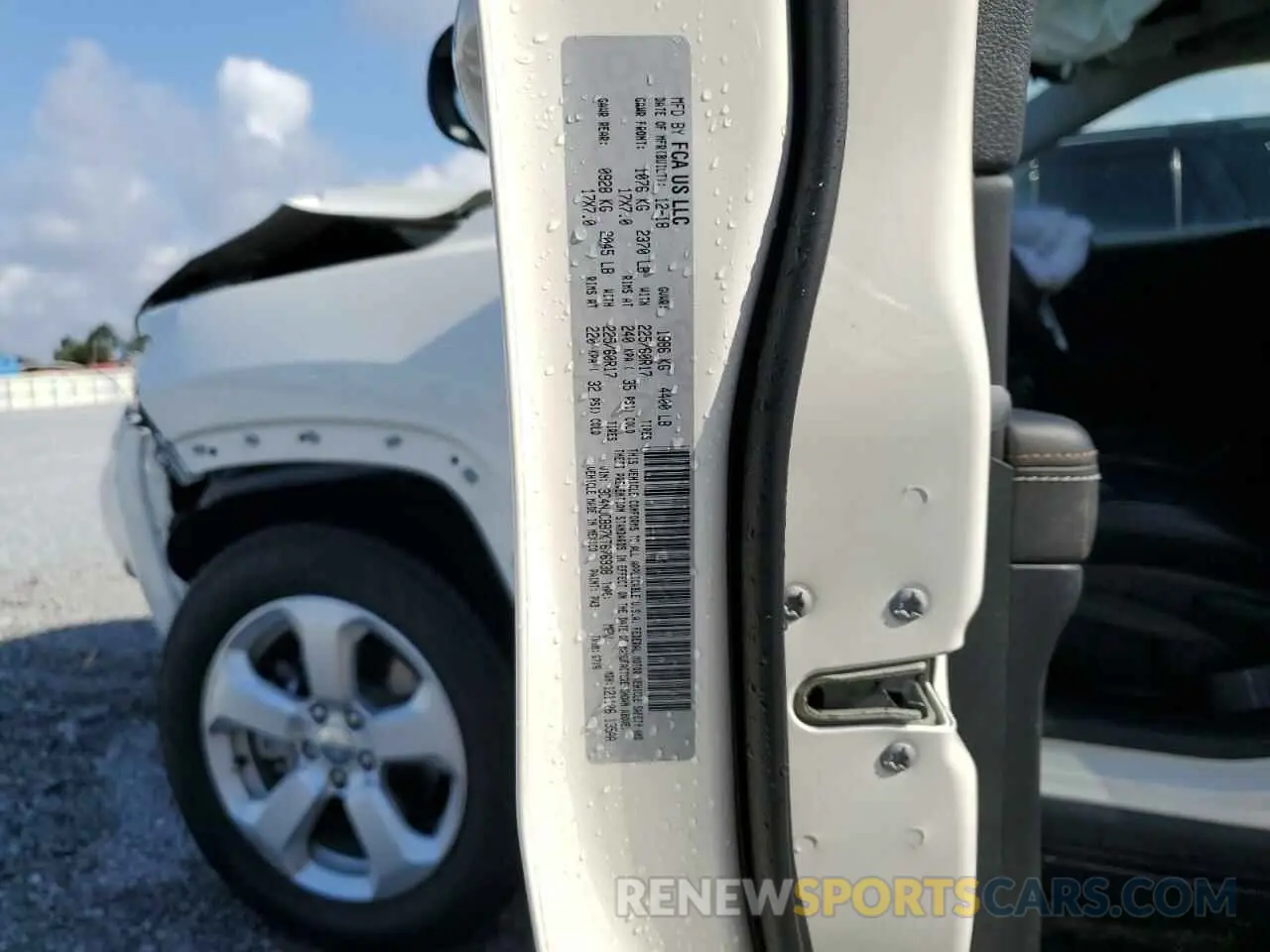 13 Photograph of a damaged car 3C4NJCBB7KT676938 JEEP COMPASS 2019