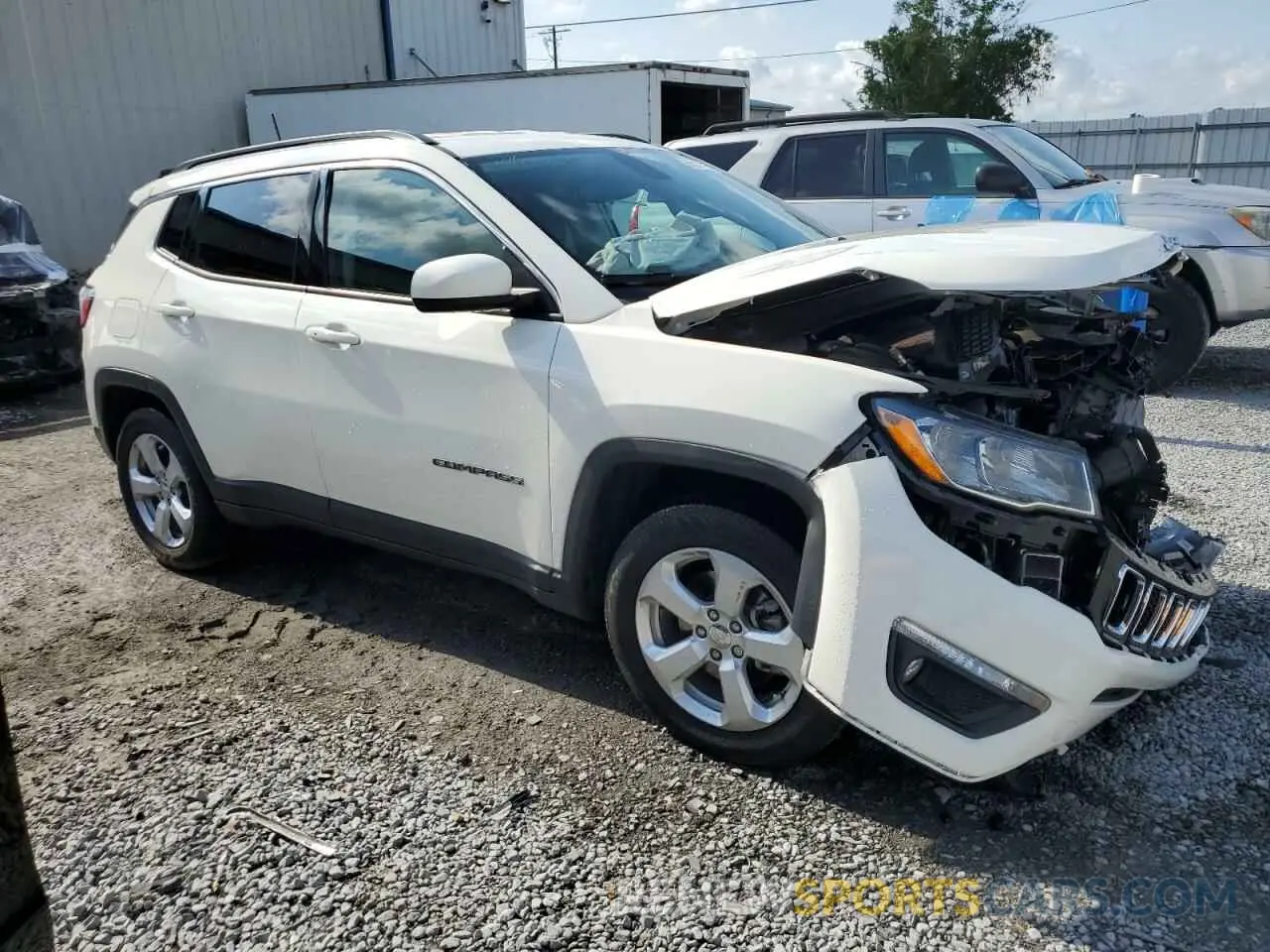 4 Photograph of a damaged car 3C4NJCBB7KT676938 JEEP COMPASS 2019