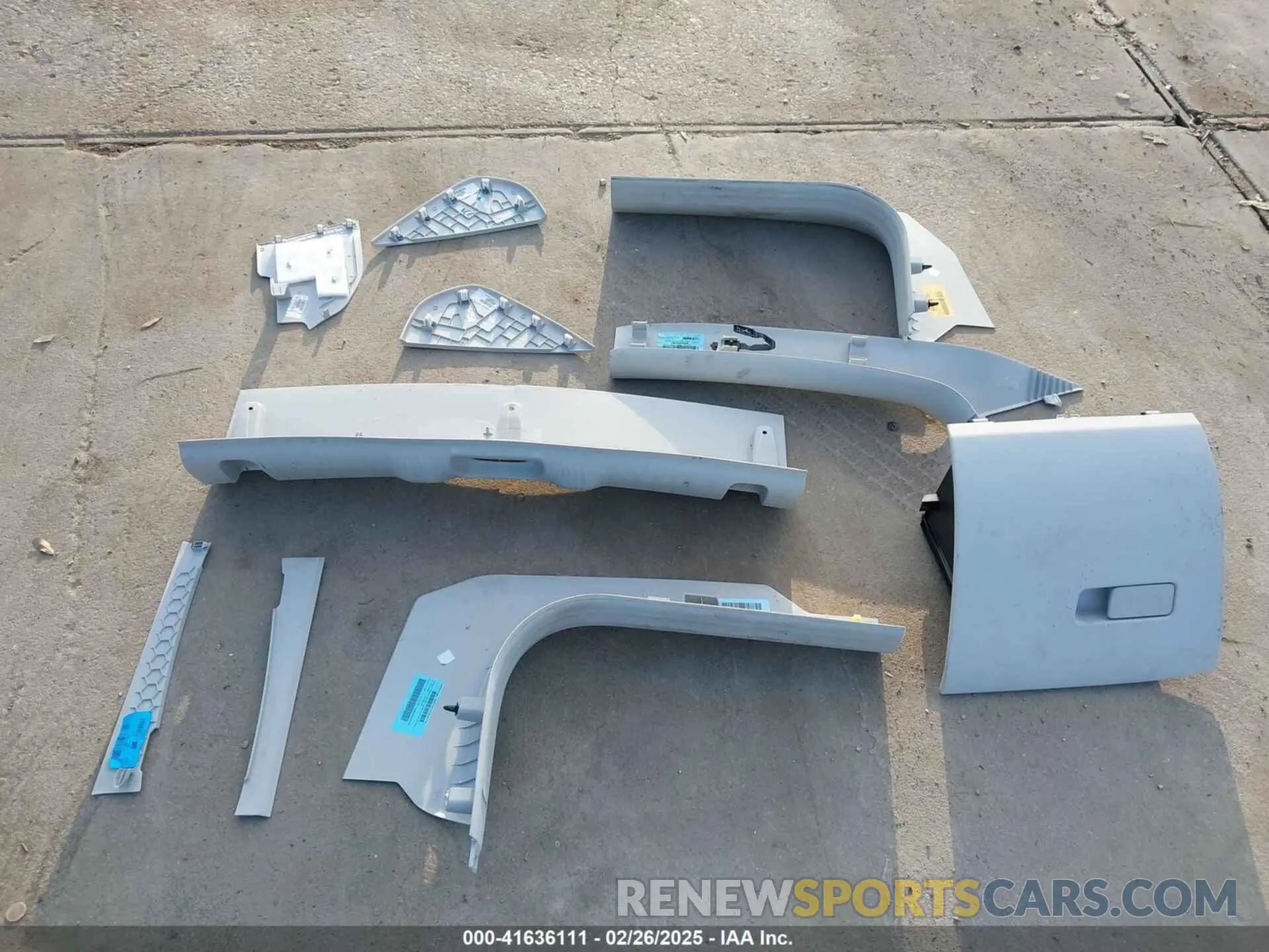 12 Photograph of a damaged car 3C4NJCBB7KT706519 JEEP COMPASS 2019