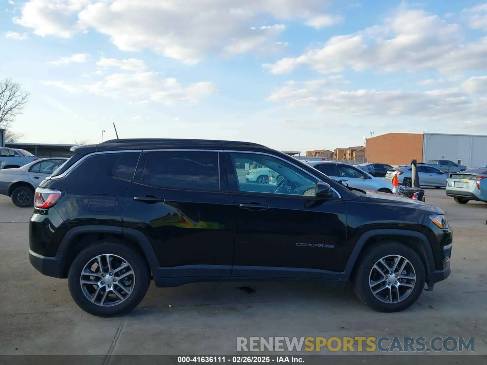 14 Photograph of a damaged car 3C4NJCBB7KT706519 JEEP COMPASS 2019