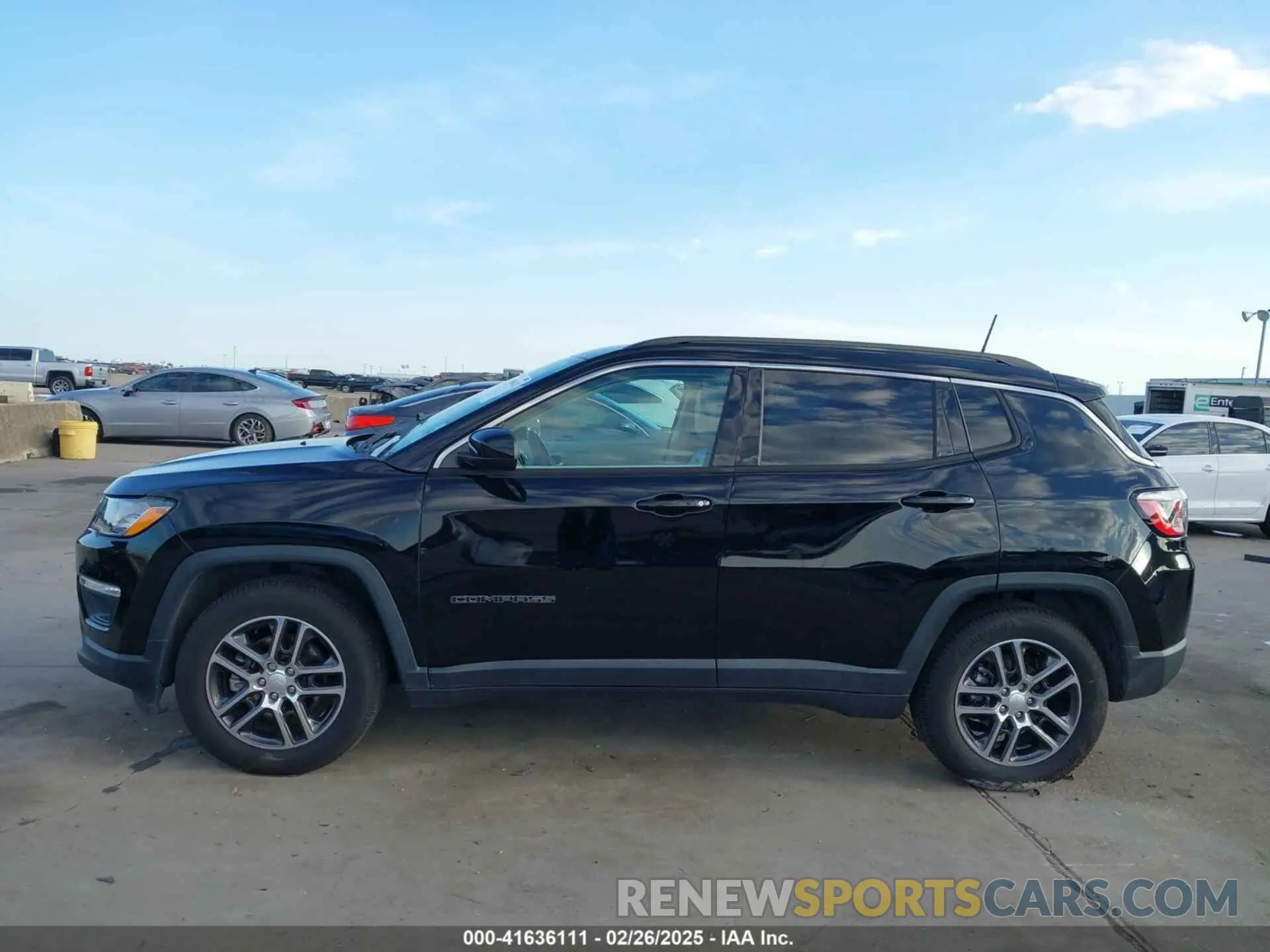 15 Photograph of a damaged car 3C4NJCBB7KT706519 JEEP COMPASS 2019