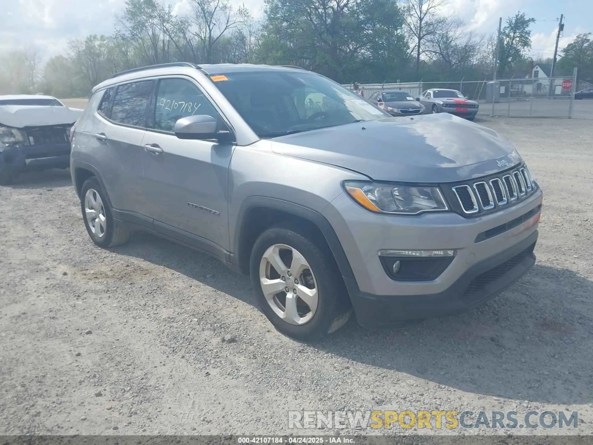 1 Photograph of a damaged car 3C4NJCBB7KT742453 JEEP COMPASS 2019