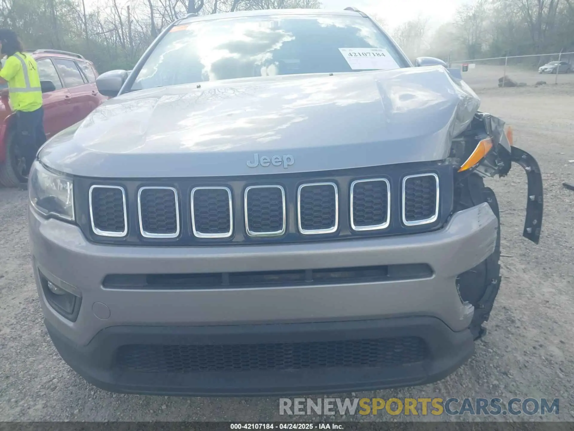 18 Photograph of a damaged car 3C4NJCBB7KT742453 JEEP COMPASS 2019