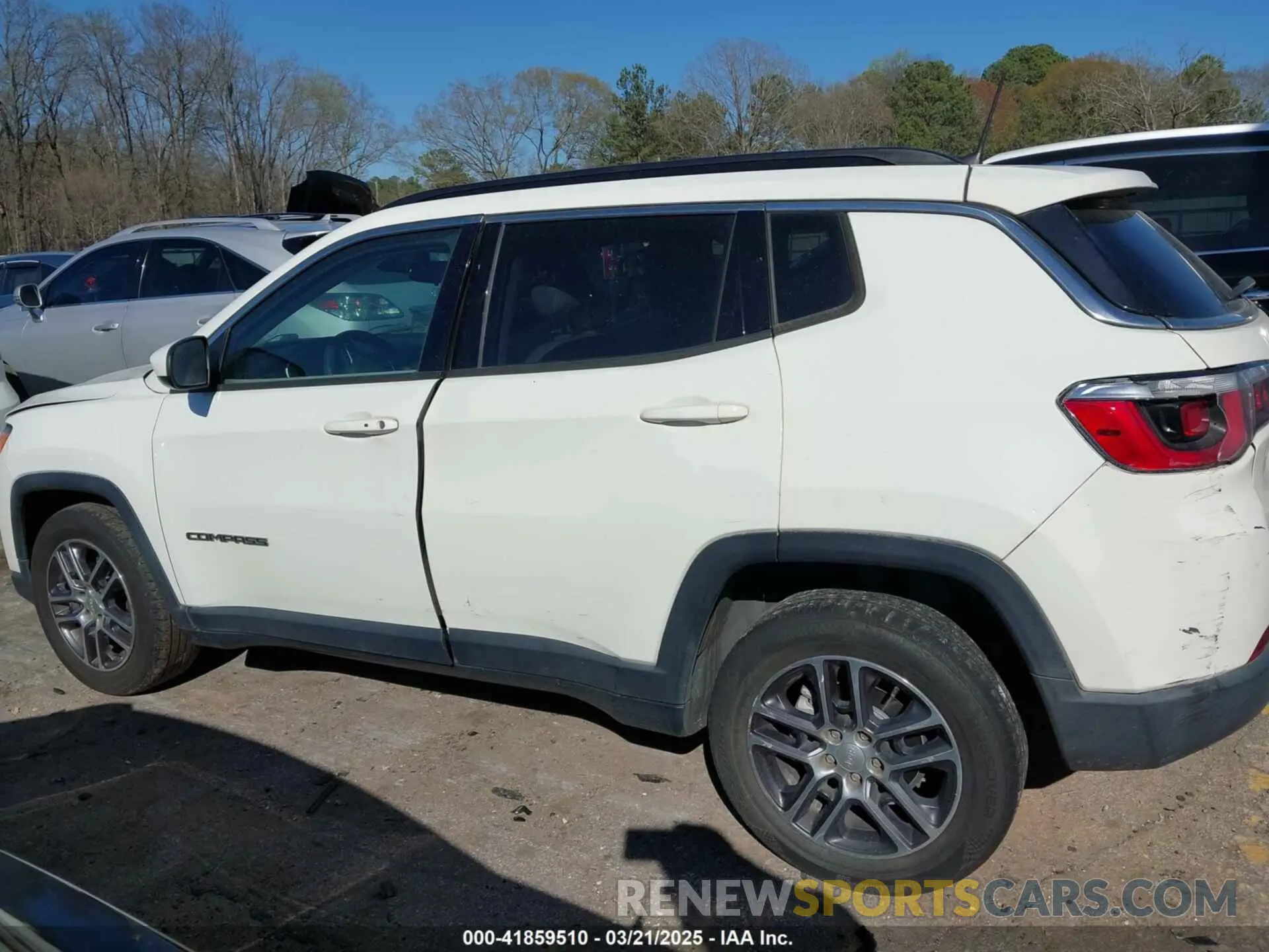 14 Photograph of a damaged car 3C4NJCBB7KT755879 JEEP COMPASS 2019