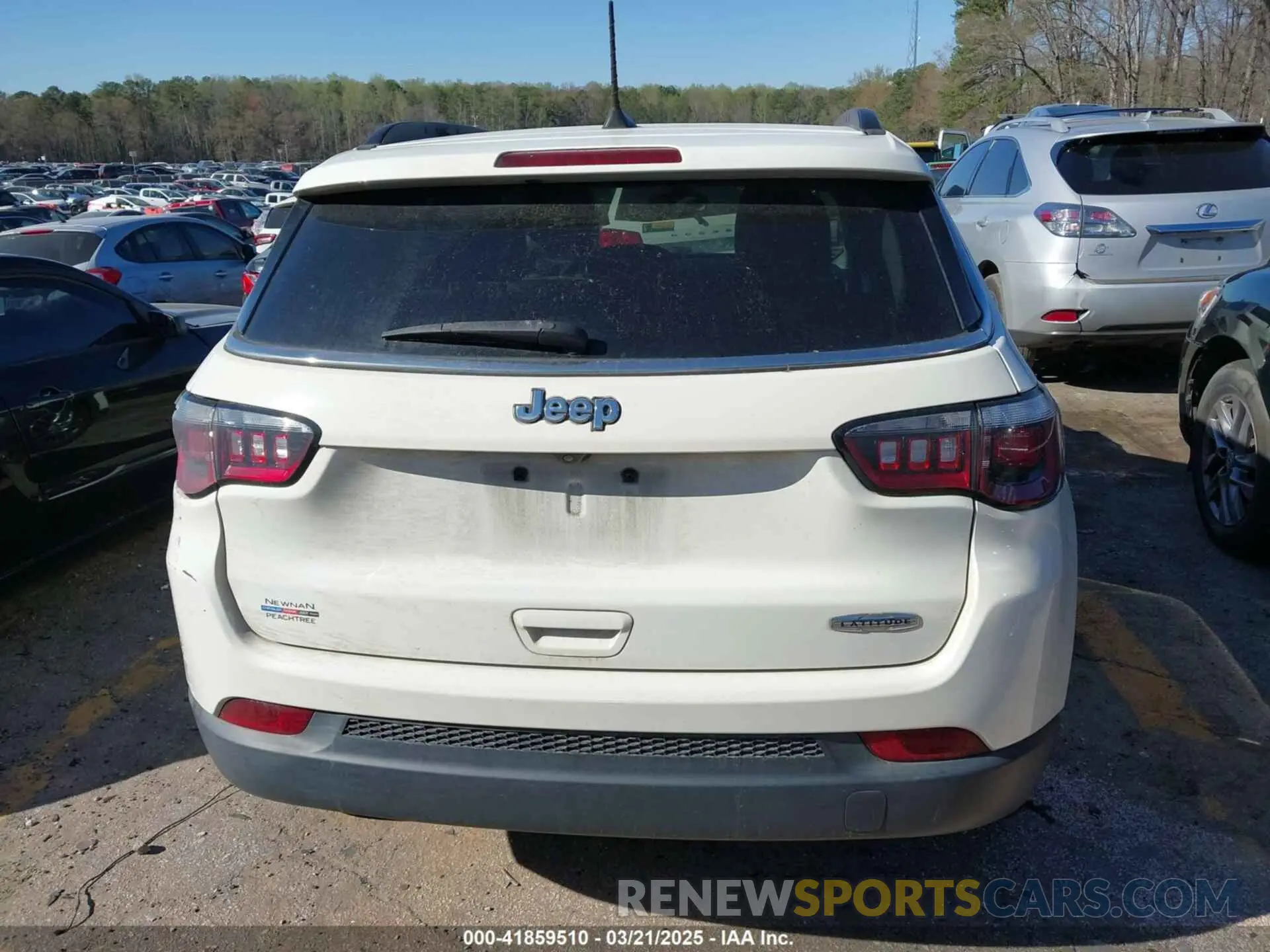 16 Photograph of a damaged car 3C4NJCBB7KT755879 JEEP COMPASS 2019