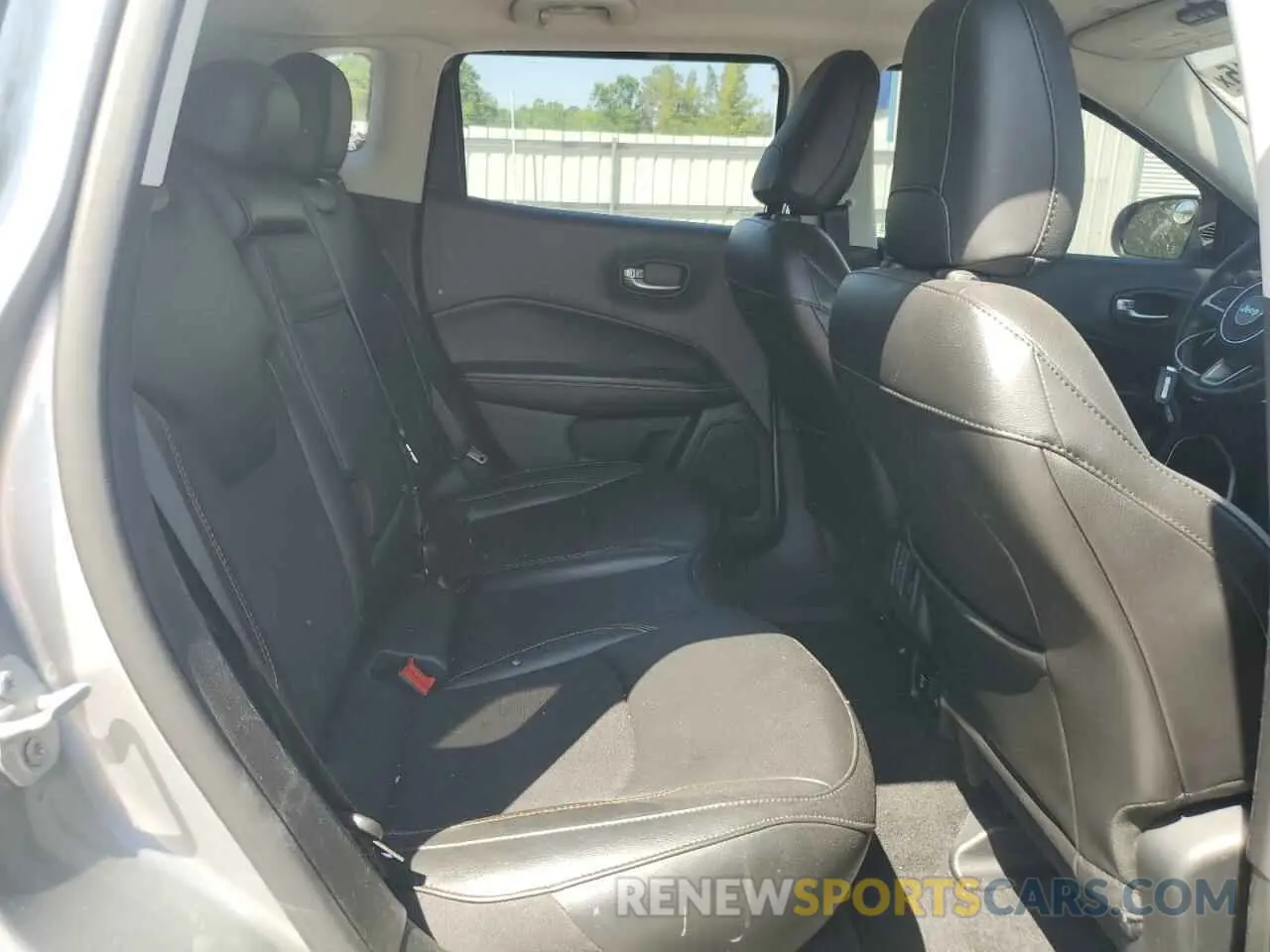 11 Photograph of a damaged car 3C4NJCBB7KT851060 JEEP COMPASS 2019
