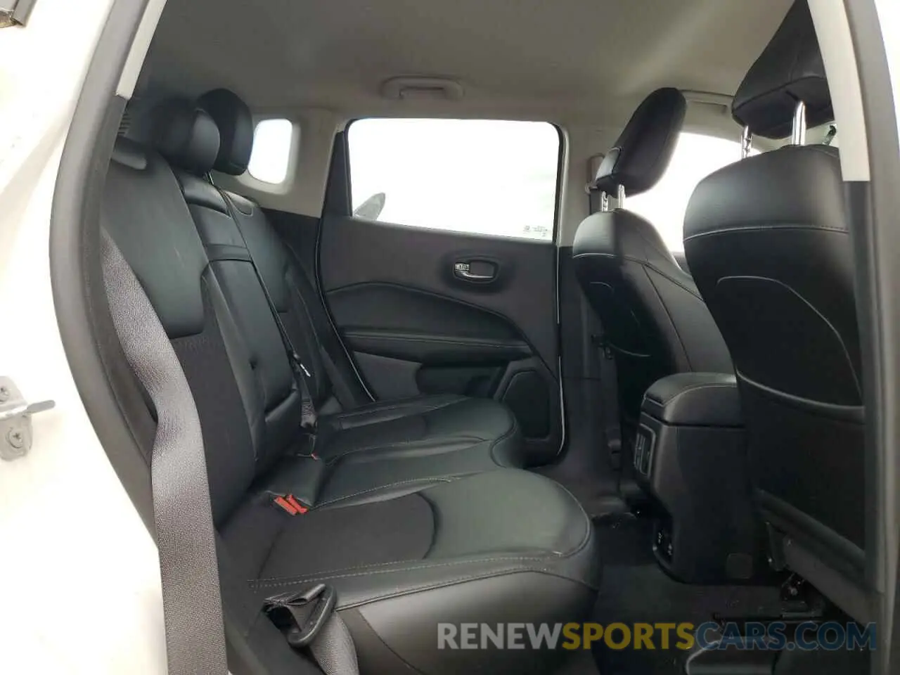 11 Photograph of a damaged car 3C4NJCBB7KT855724 JEEP COMPASS 2019