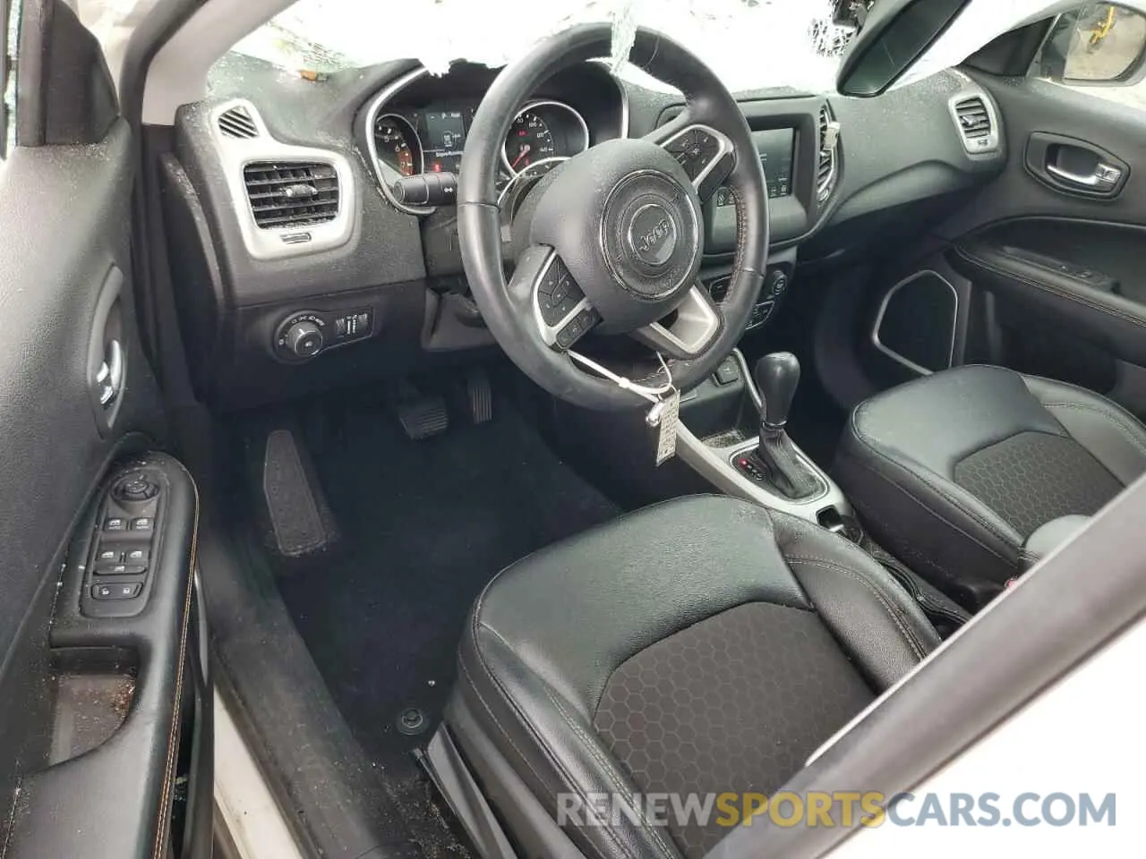 8 Photograph of a damaged car 3C4NJCBB7KT855724 JEEP COMPASS 2019