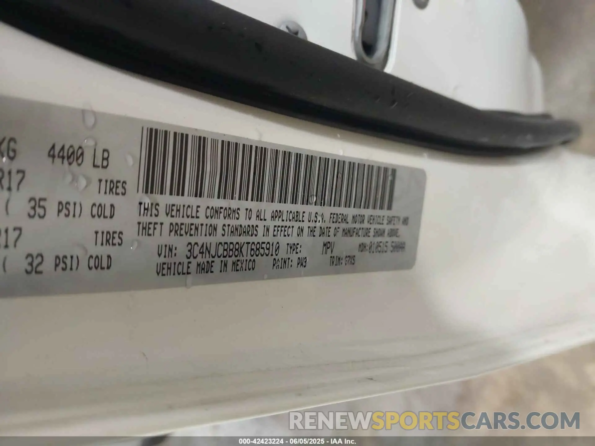9 Photograph of a damaged car 3C4NJCBB8KT685910 JEEP COMPASS 2019