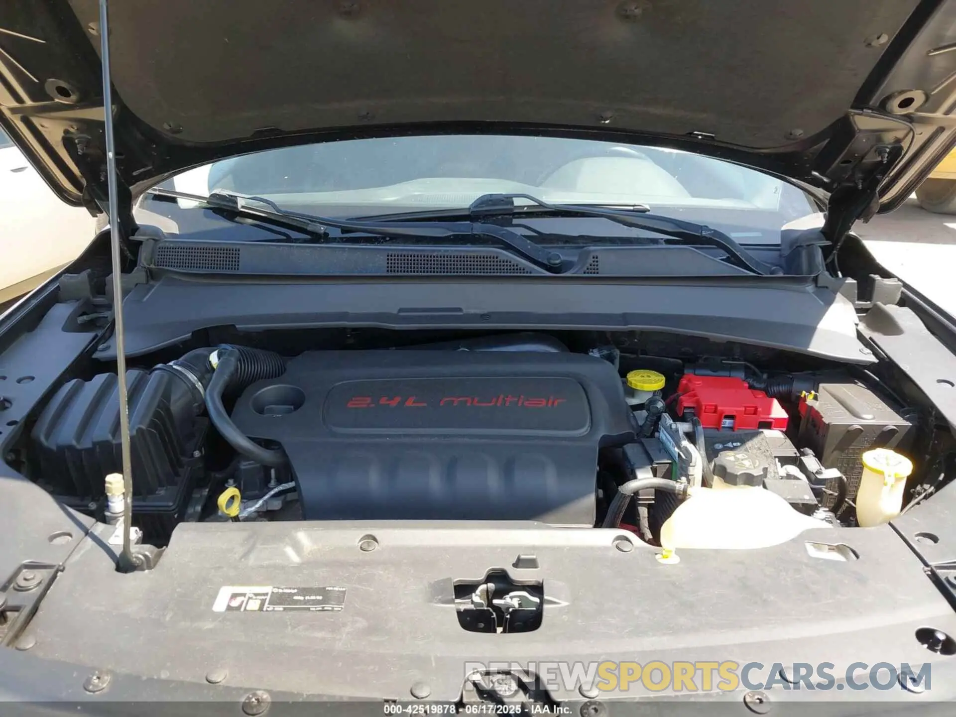 10 Photograph of a damaged car 3C4NJCBB8KT727170 JEEP COMPASS 2019