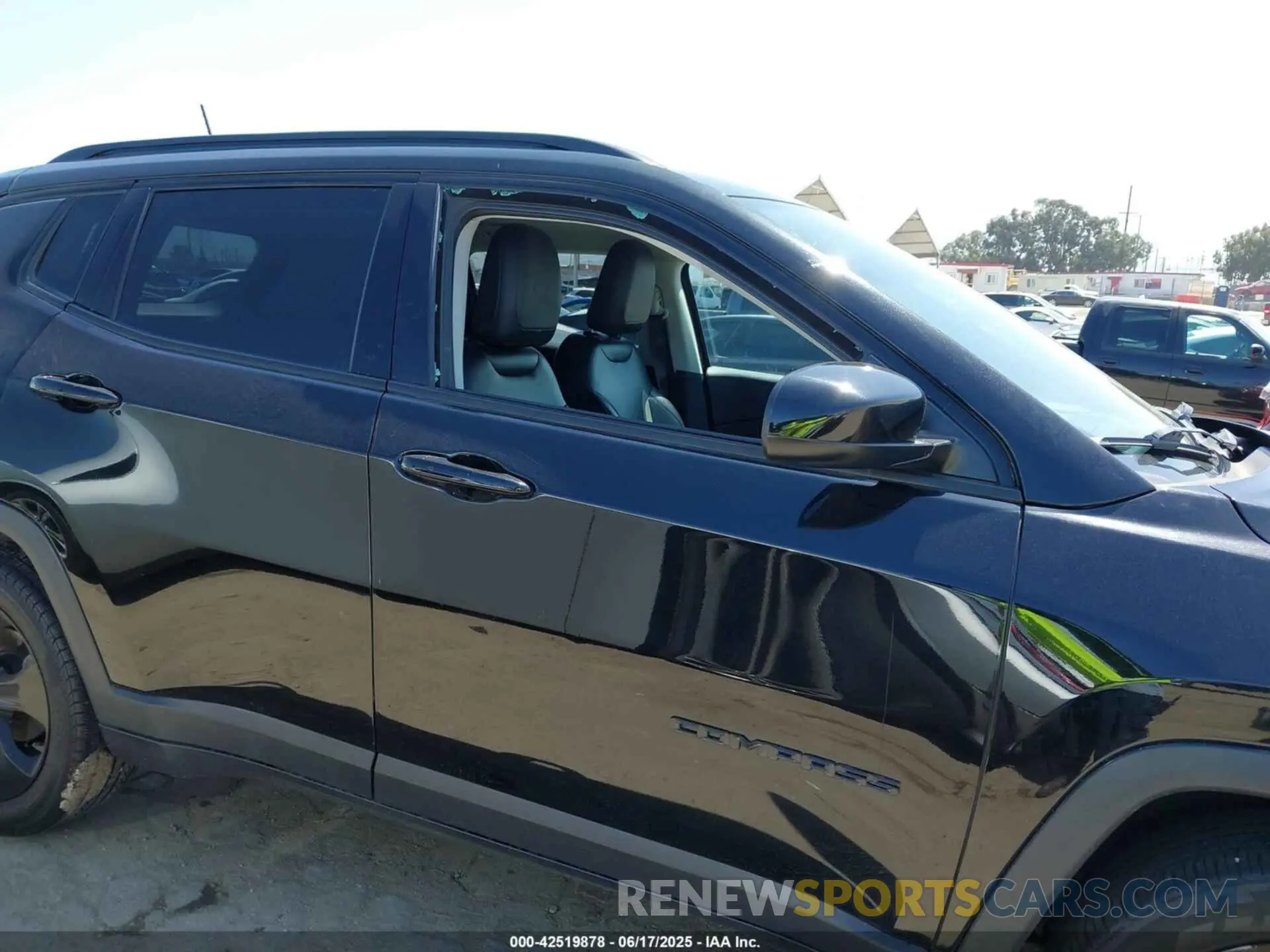 6 Photograph of a damaged car 3C4NJCBB8KT727170 JEEP COMPASS 2019