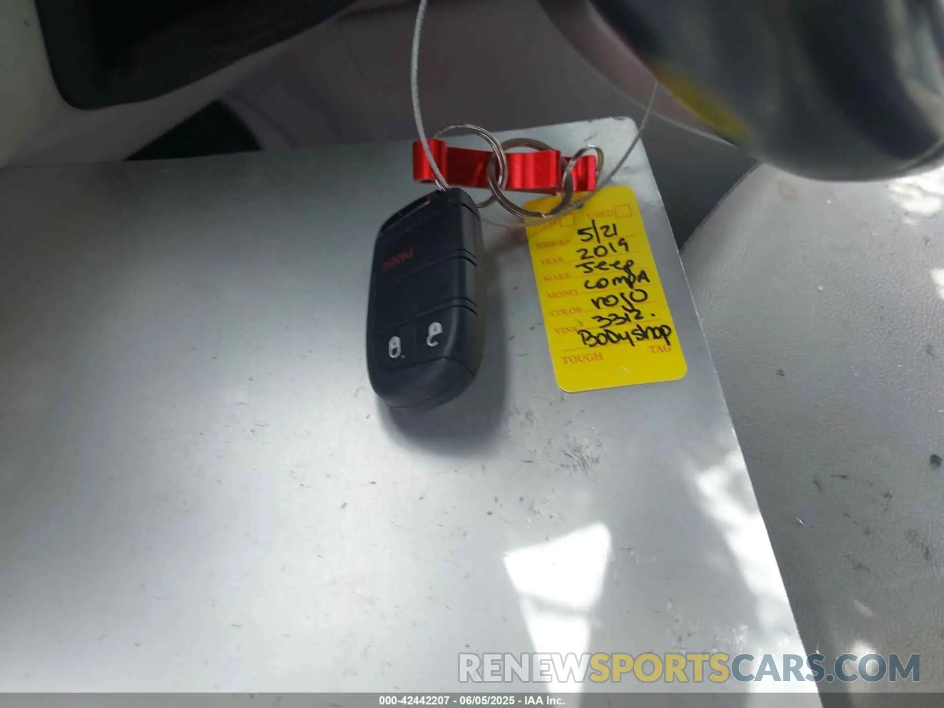 11 Photograph of a damaged car 3C4NJCBB8KT843811 JEEP COMPASS 2019