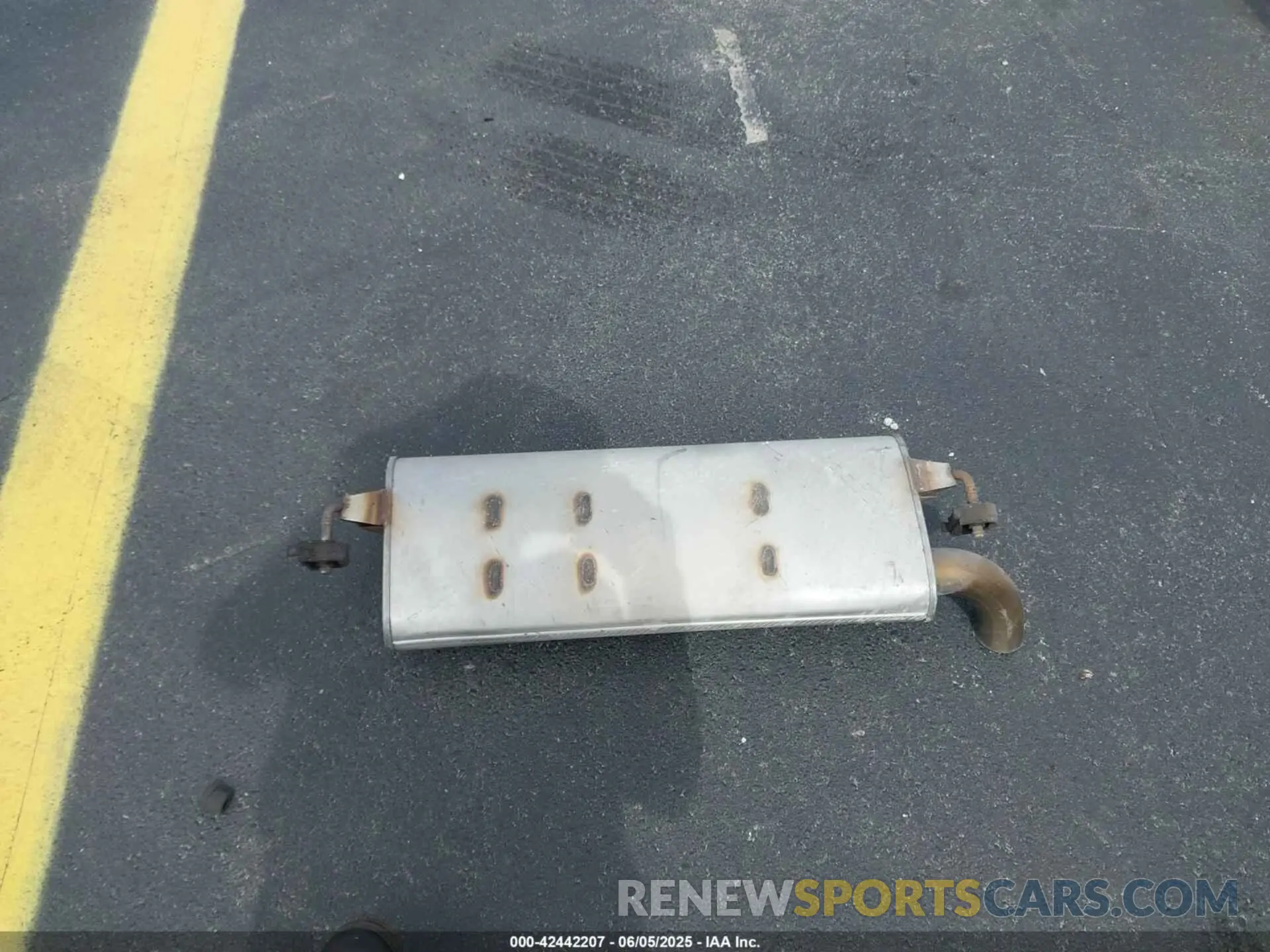 12 Photograph of a damaged car 3C4NJCBB8KT843811 JEEP COMPASS 2019