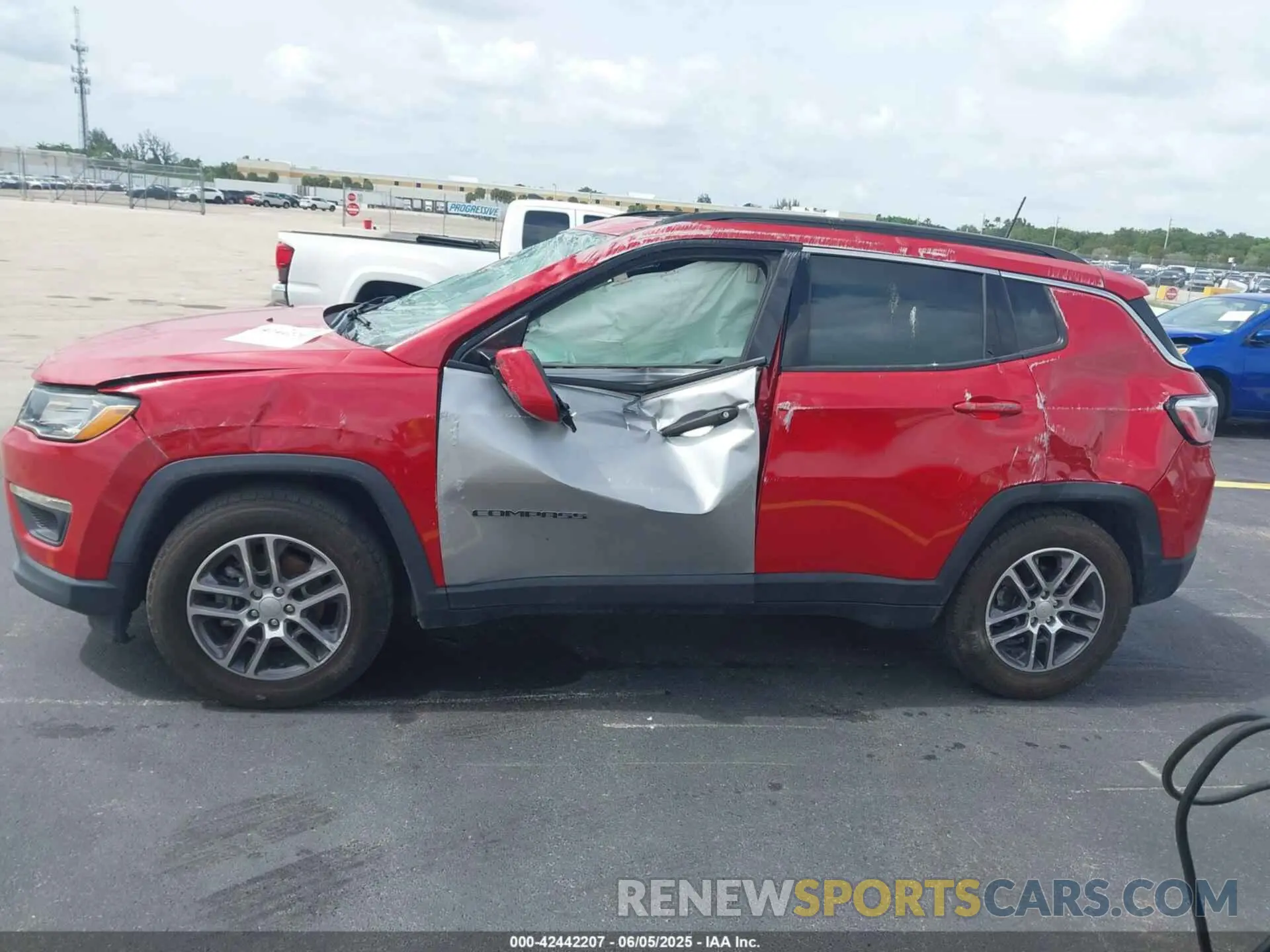 15 Photograph of a damaged car 3C4NJCBB8KT843811 JEEP COMPASS 2019