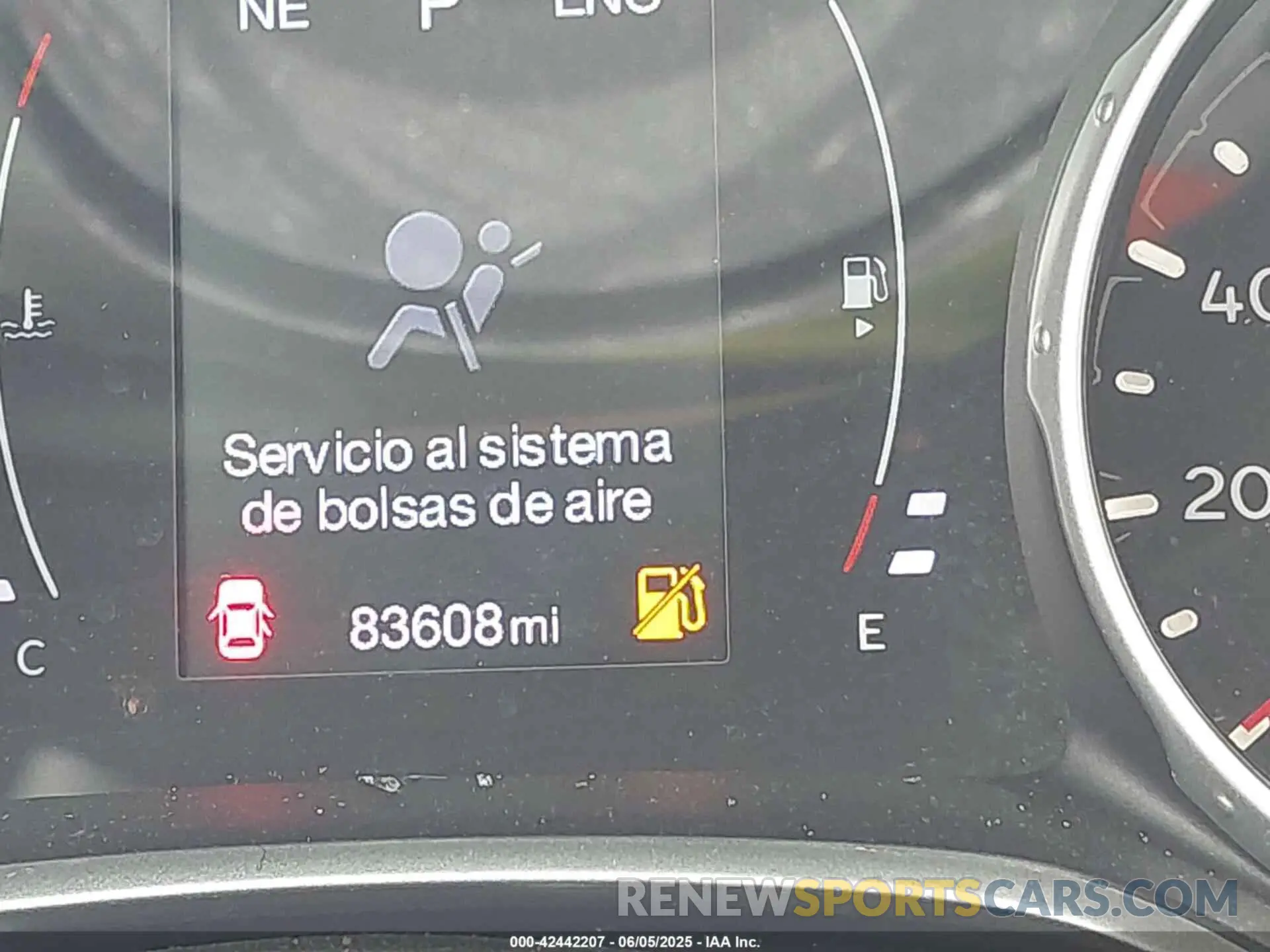 16 Photograph of a damaged car 3C4NJCBB8KT843811 JEEP COMPASS 2019