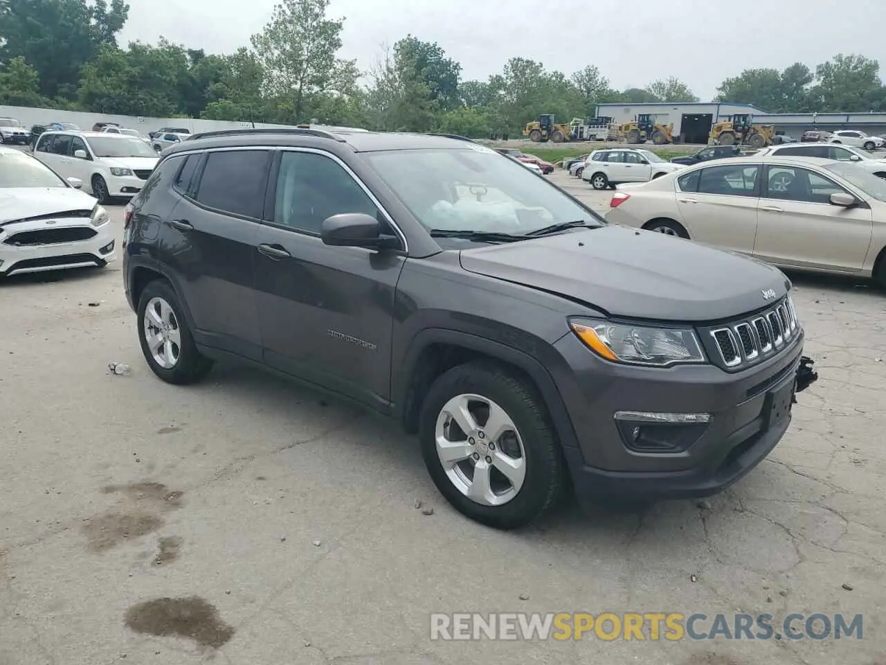 4 Photograph of a damaged car 3C4NJCBB8KT855148 JEEP COMPASS 2019