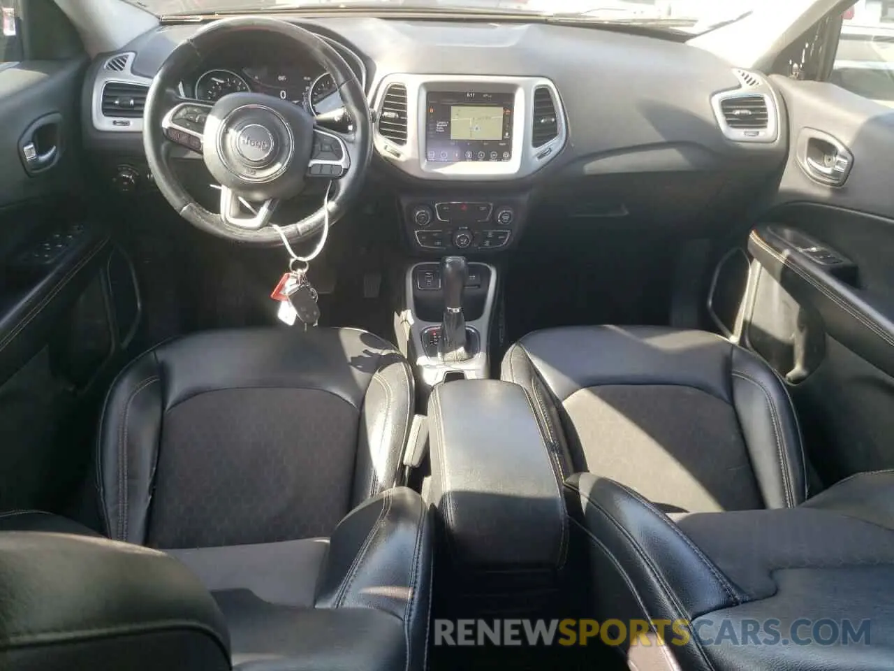 8 Photograph of a damaged car 3C4NJCBB8KT855599 JEEP COMPASS 2019