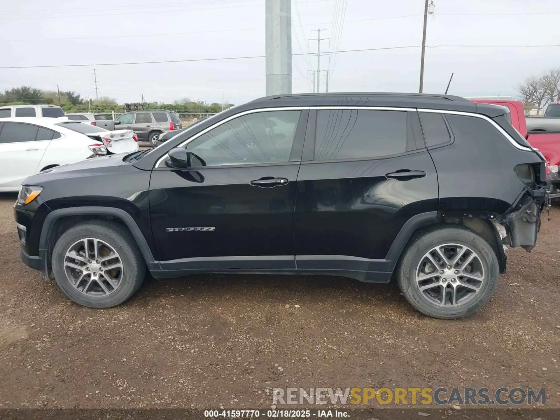 15 Photograph of a damaged car 3C4NJCBB9KT637624 JEEP COMPASS 2019