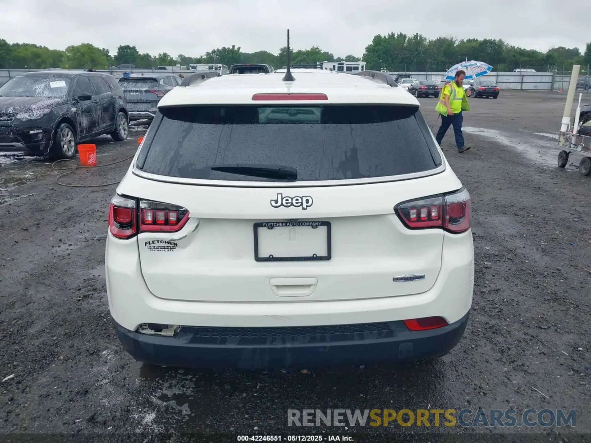 16 Photograph of a damaged car 3C4NJCBB9KT652222 JEEP COMPASS 2019