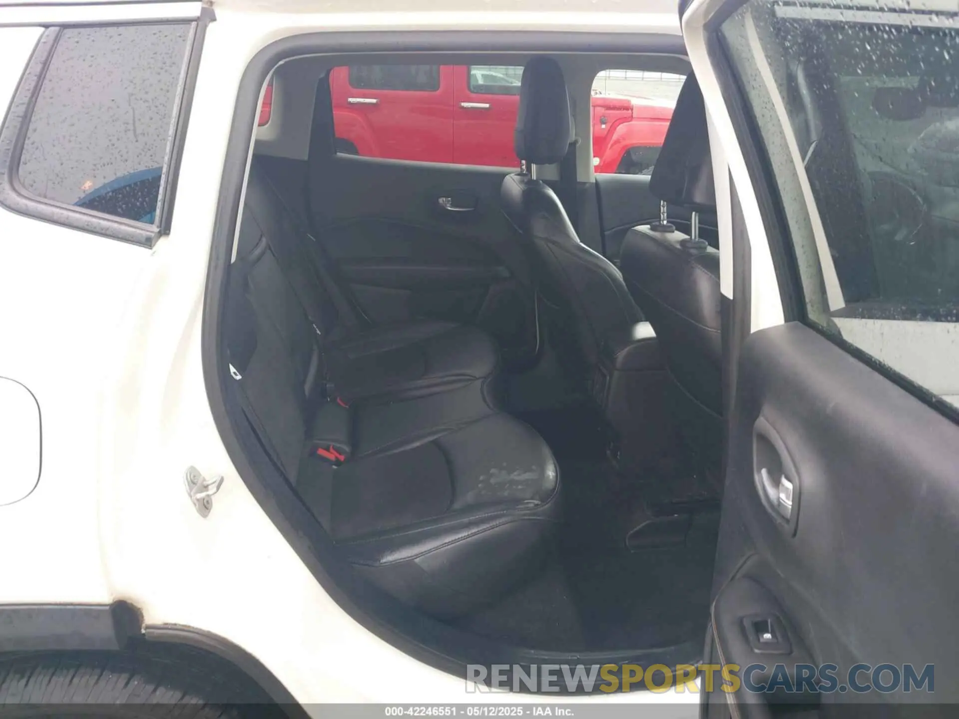 8 Photograph of a damaged car 3C4NJCBB9KT652222 JEEP COMPASS 2019