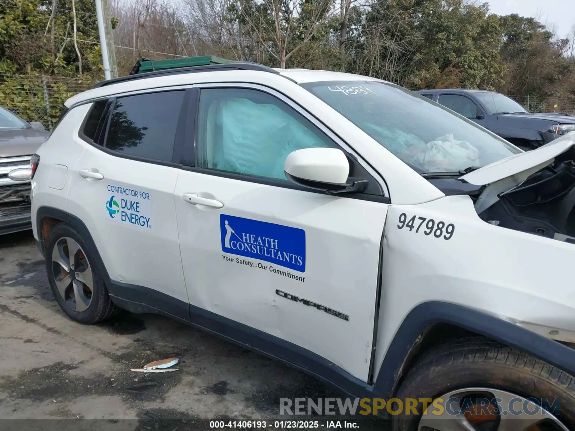 13 Photograph of a damaged car 3C4NJCBB9KT654889 JEEP COMPASS 2019