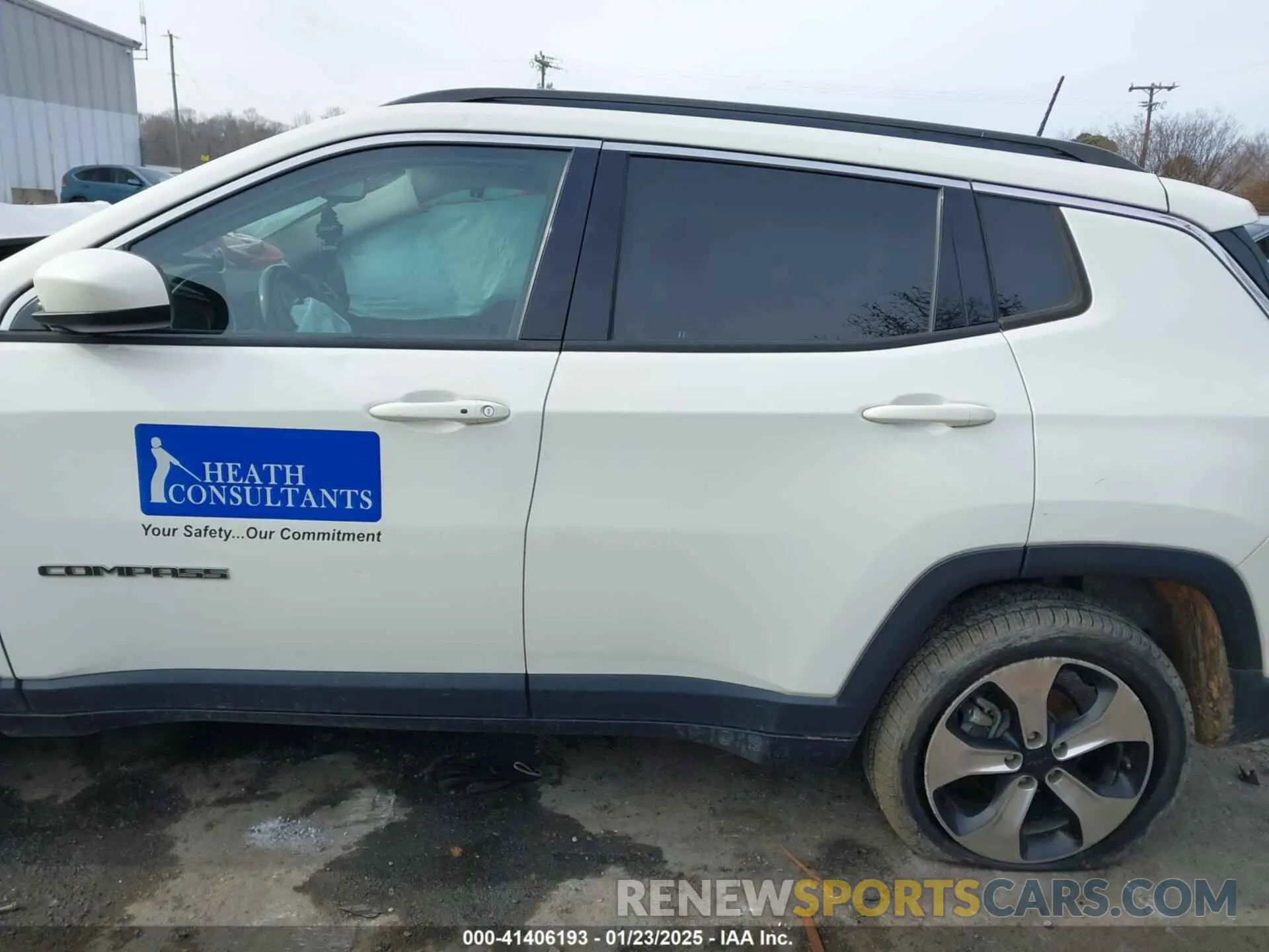 14 Photograph of a damaged car 3C4NJCBB9KT654889 JEEP COMPASS 2019