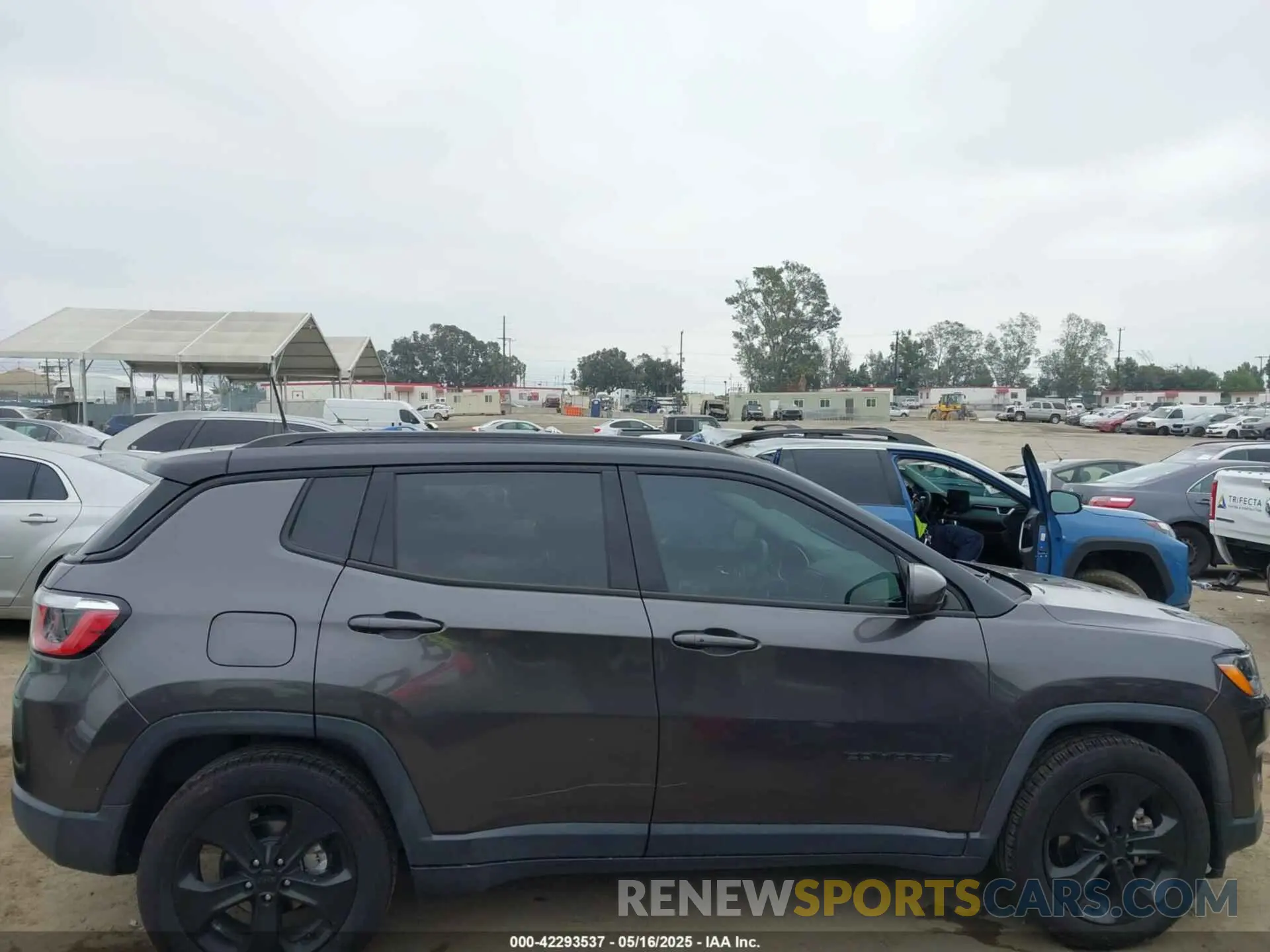 13 Photograph of a damaged car 3C4NJCBB9KT833210 JEEP COMPASS 2019