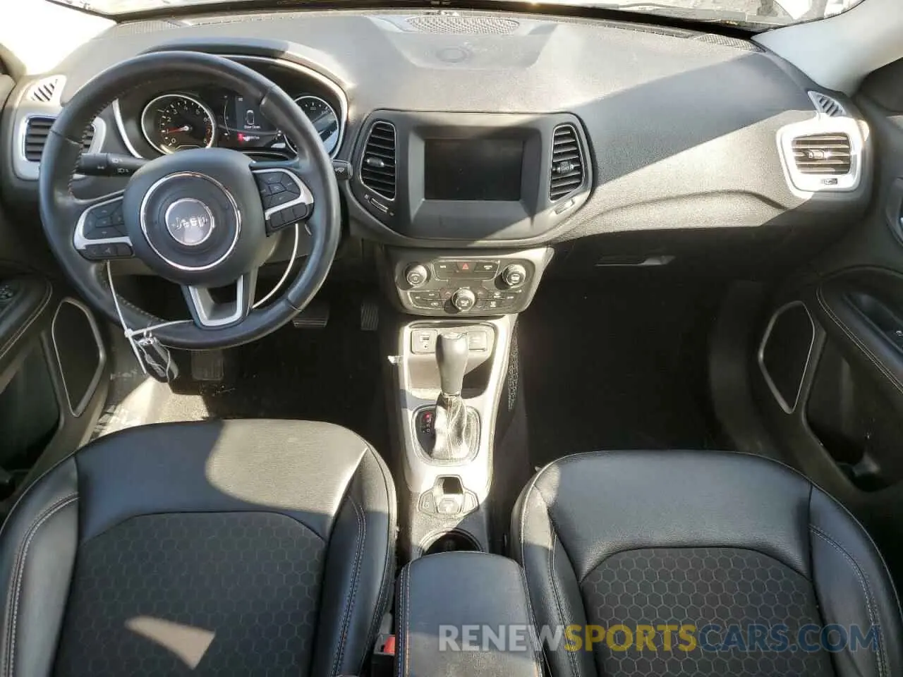 8 Photograph of a damaged car 3C4NJCBB9KT854929 JEEP COMPASS 2019