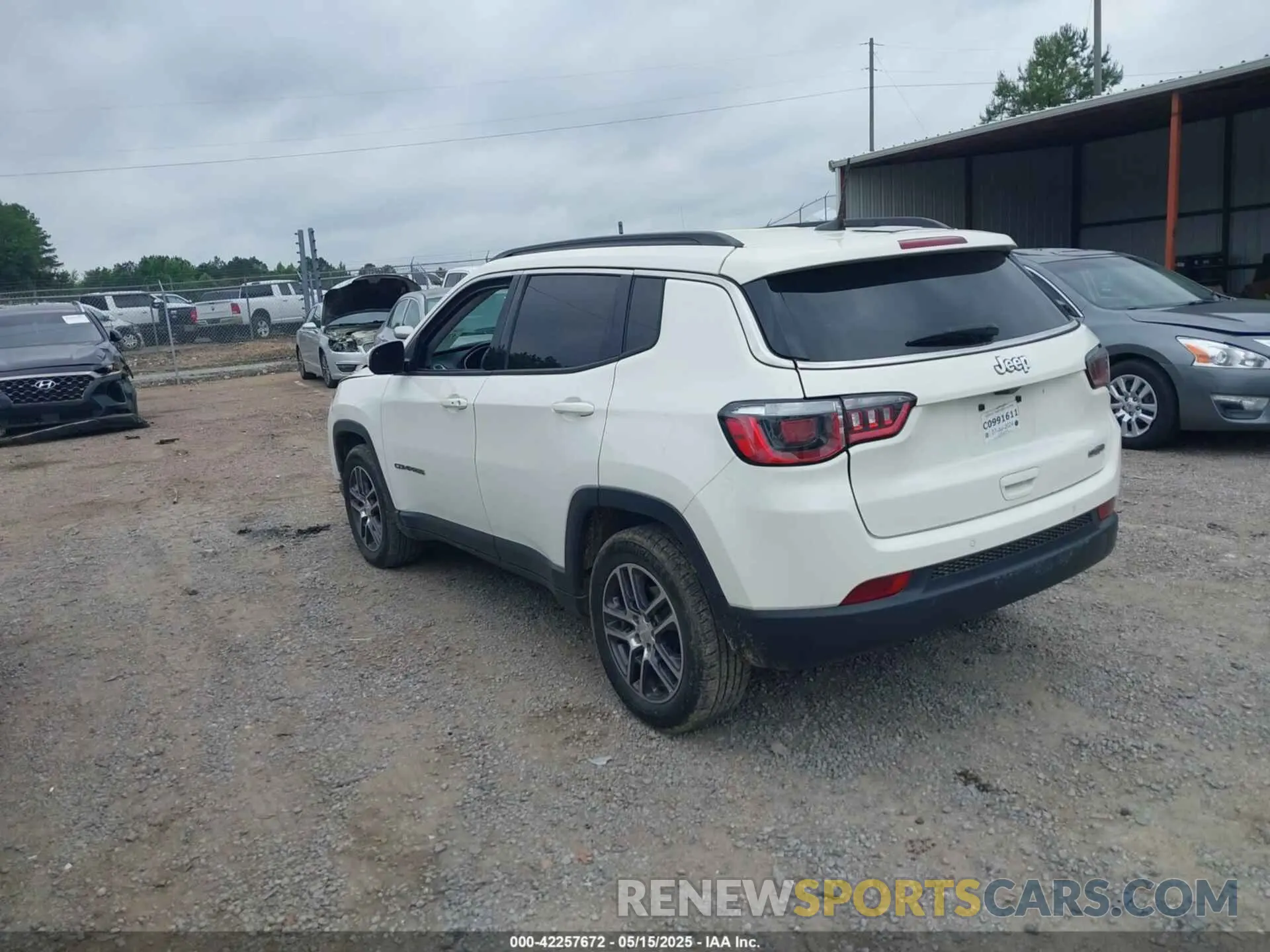 3 Photograph of a damaged car 3C4NJCBBXKT699338 JEEP COMPASS 2019