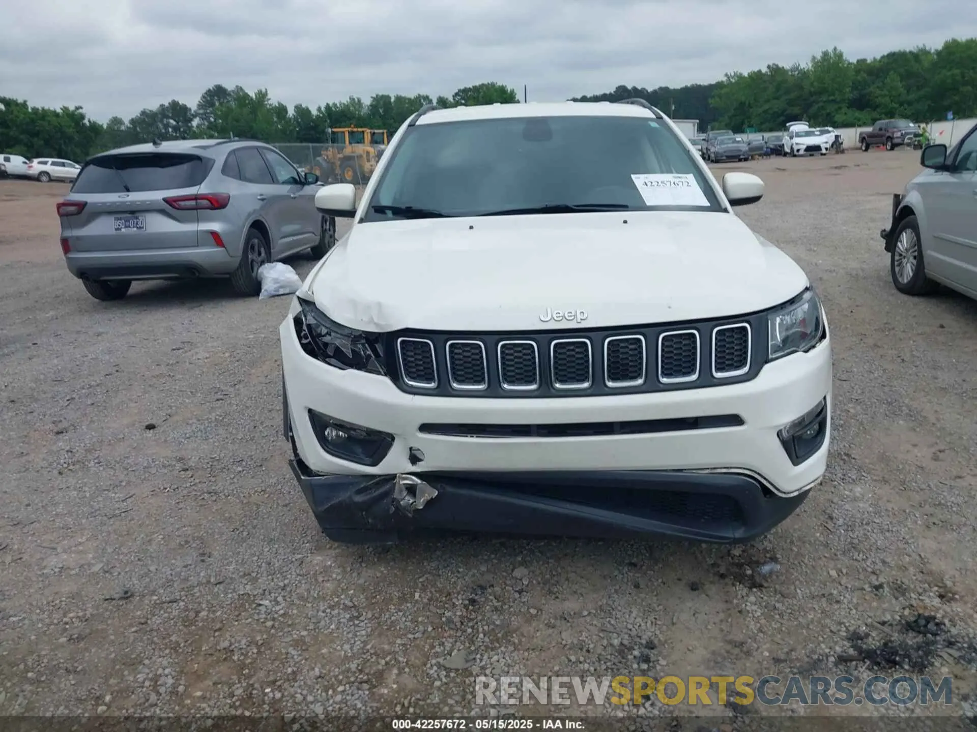 6 Photograph of a damaged car 3C4NJCBBXKT699338 JEEP COMPASS 2019