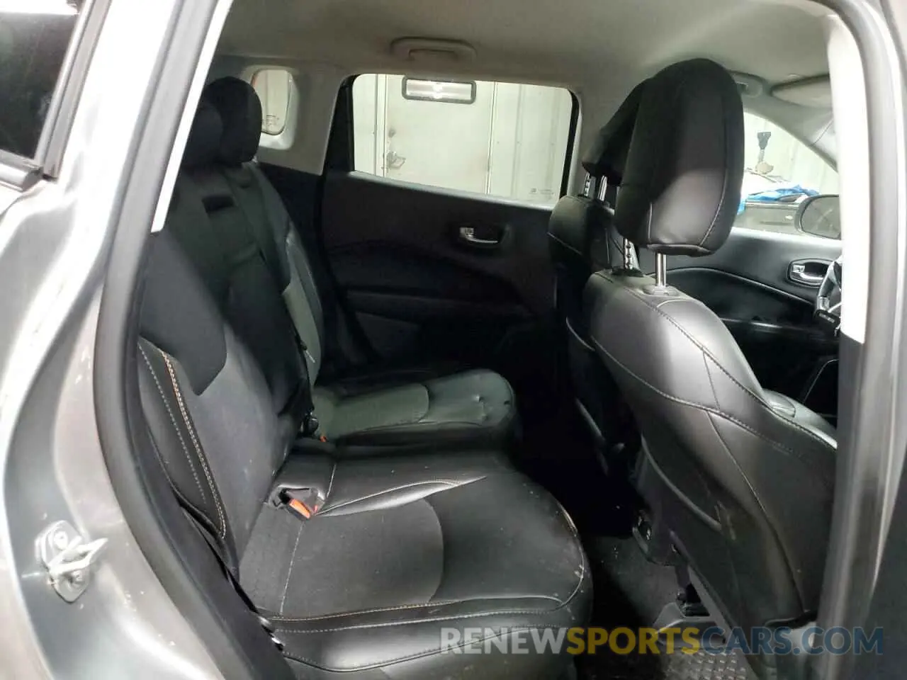 11 Photograph of a damaged car 3C4NJCBBXKT711715 JEEP COMPASS 2019