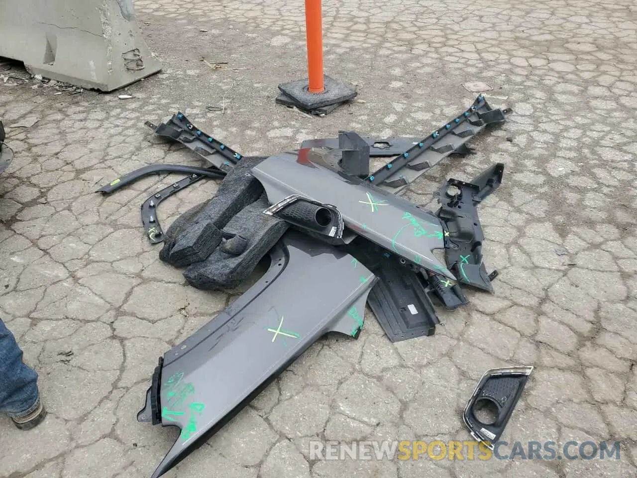 12 Photograph of a damaged car 3C4NJCCB1KT638748 JEEP COMPASS 2019