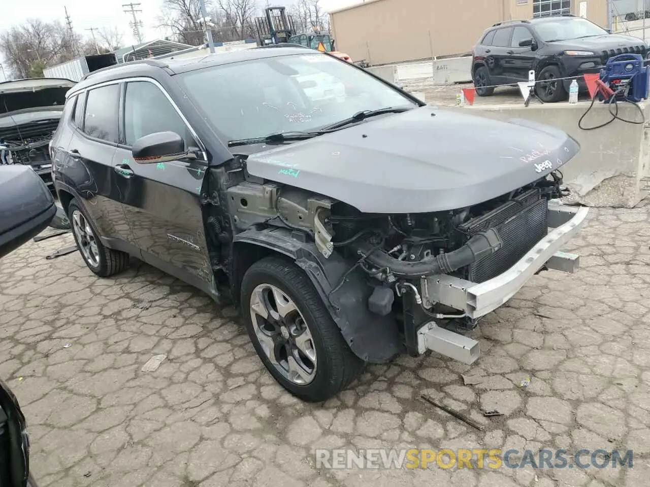 4 Photograph of a damaged car 3C4NJCCB1KT638748 JEEP COMPASS 2019
