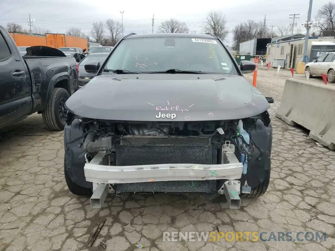 5 Photograph of a damaged car 3C4NJCCB1KT638748 JEEP COMPASS 2019