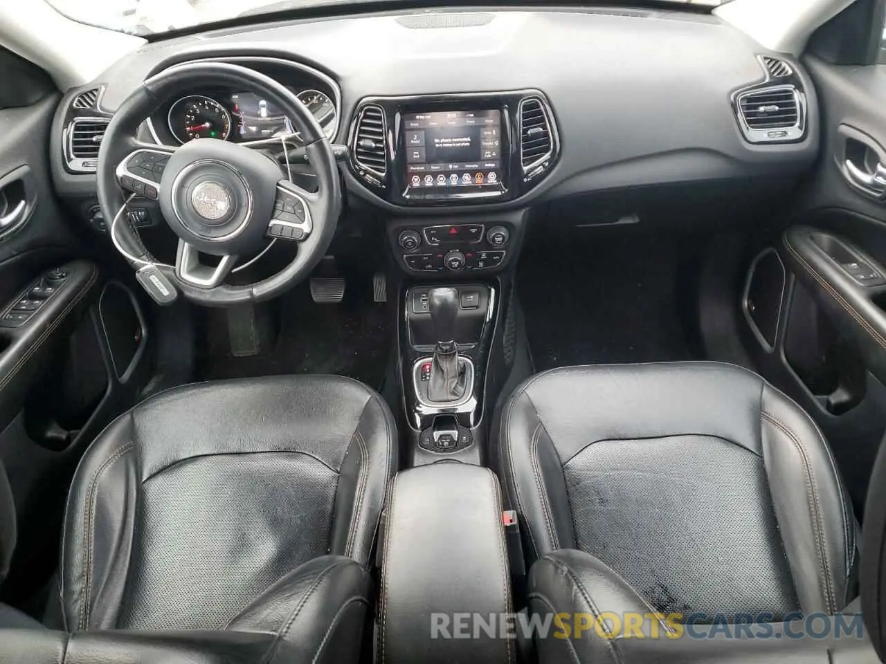 8 Photograph of a damaged car 3C4NJCCB1KT638748 JEEP COMPASS 2019
