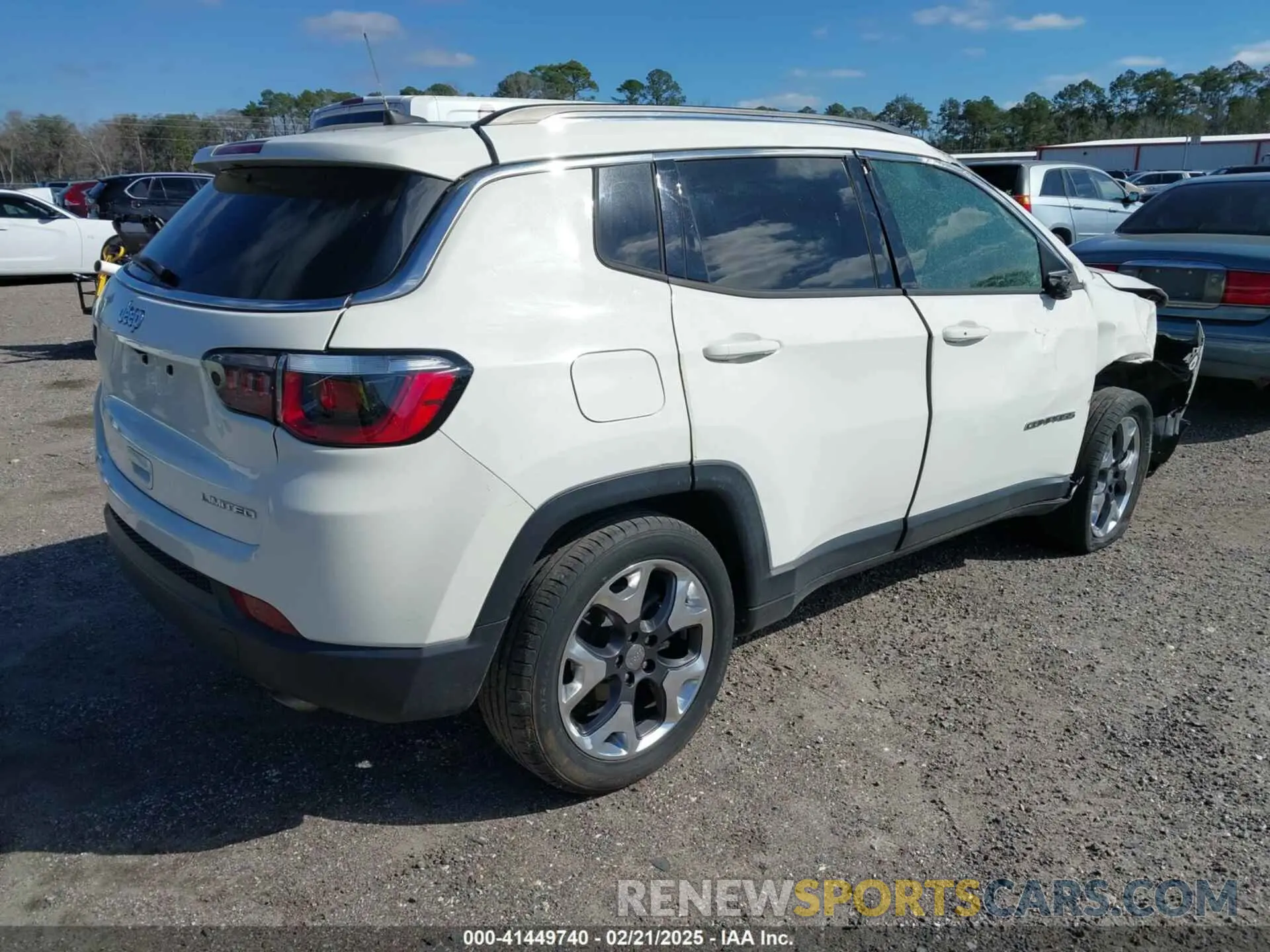 4 Photograph of a damaged car 3C4NJCCB1KT675802 JEEP COMPASS 2019