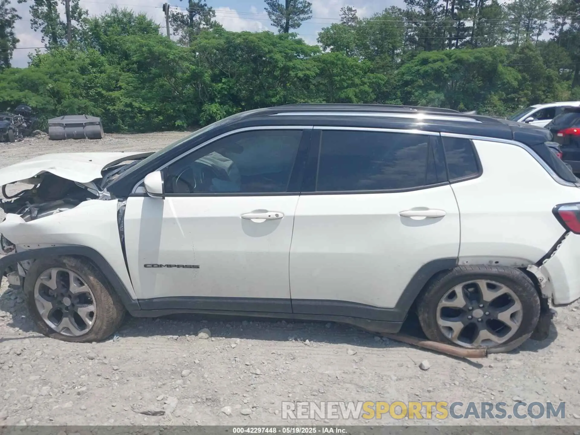 14 Photograph of a damaged car 3C4NJCCB1KT711312 JEEP COMPASS 2019