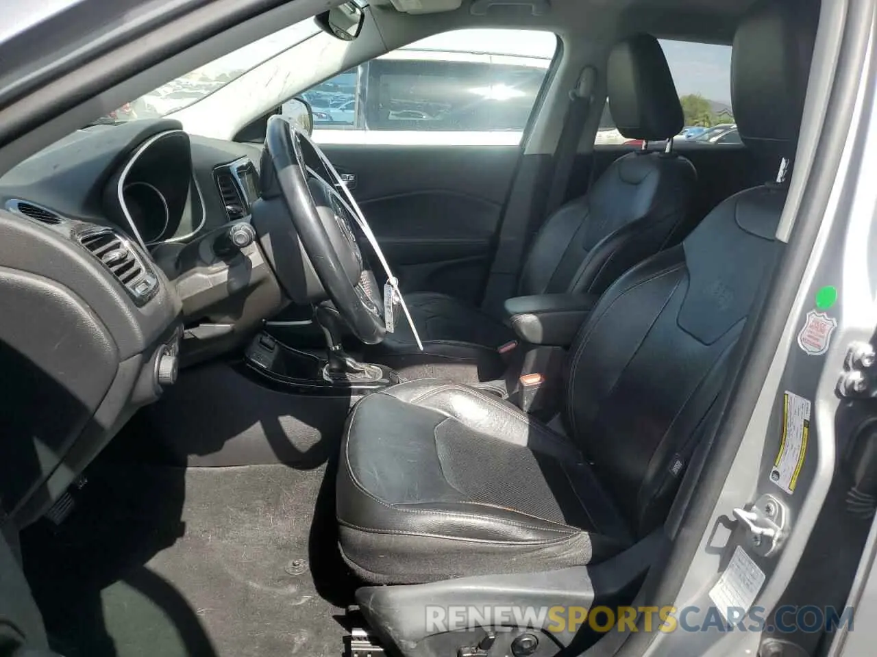 7 Photograph of a damaged car 3C4NJCCB2KT676179 JEEP COMPASS 2019