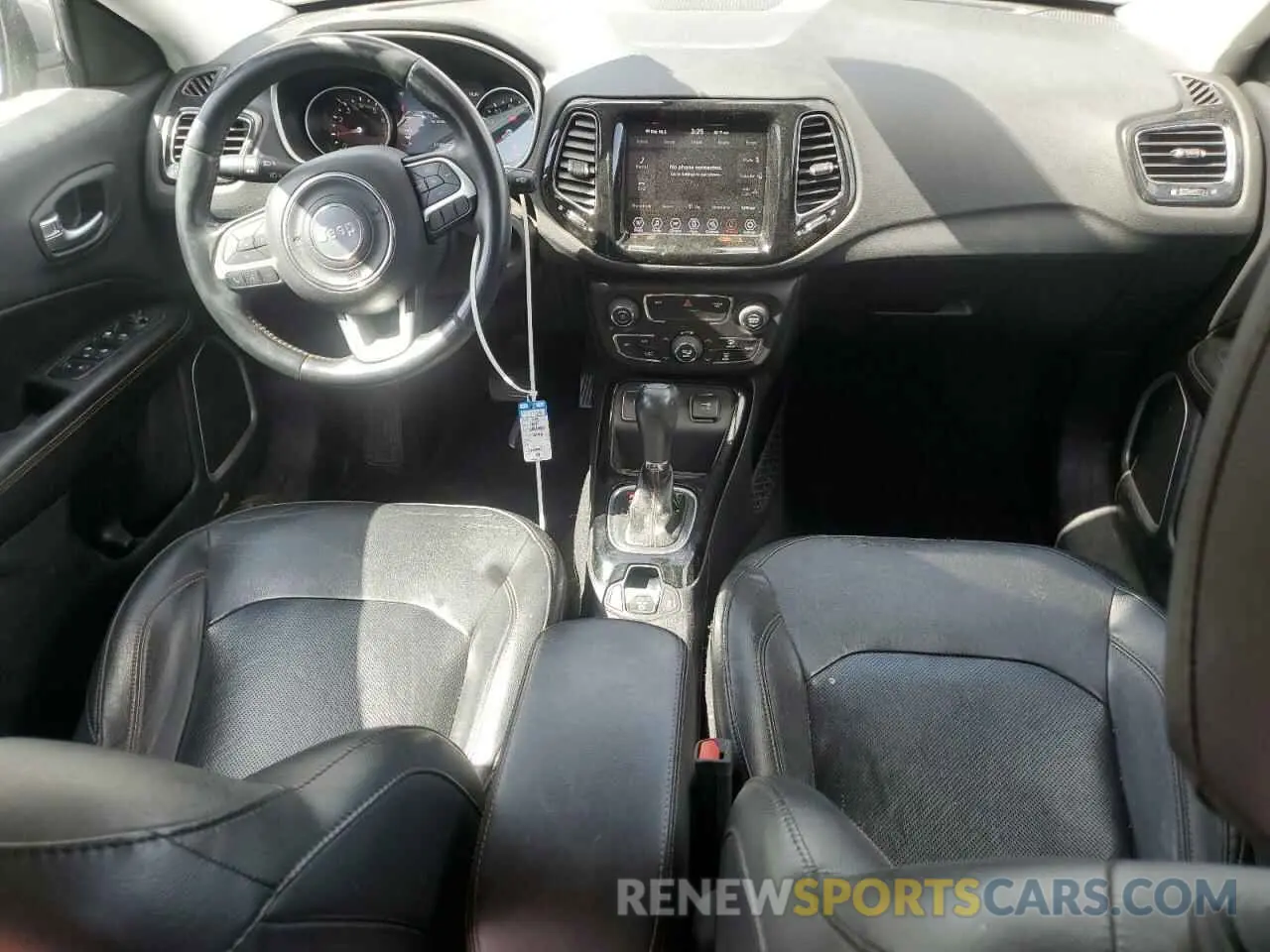 8 Photograph of a damaged car 3C4NJCCB2KT676179 JEEP COMPASS 2019