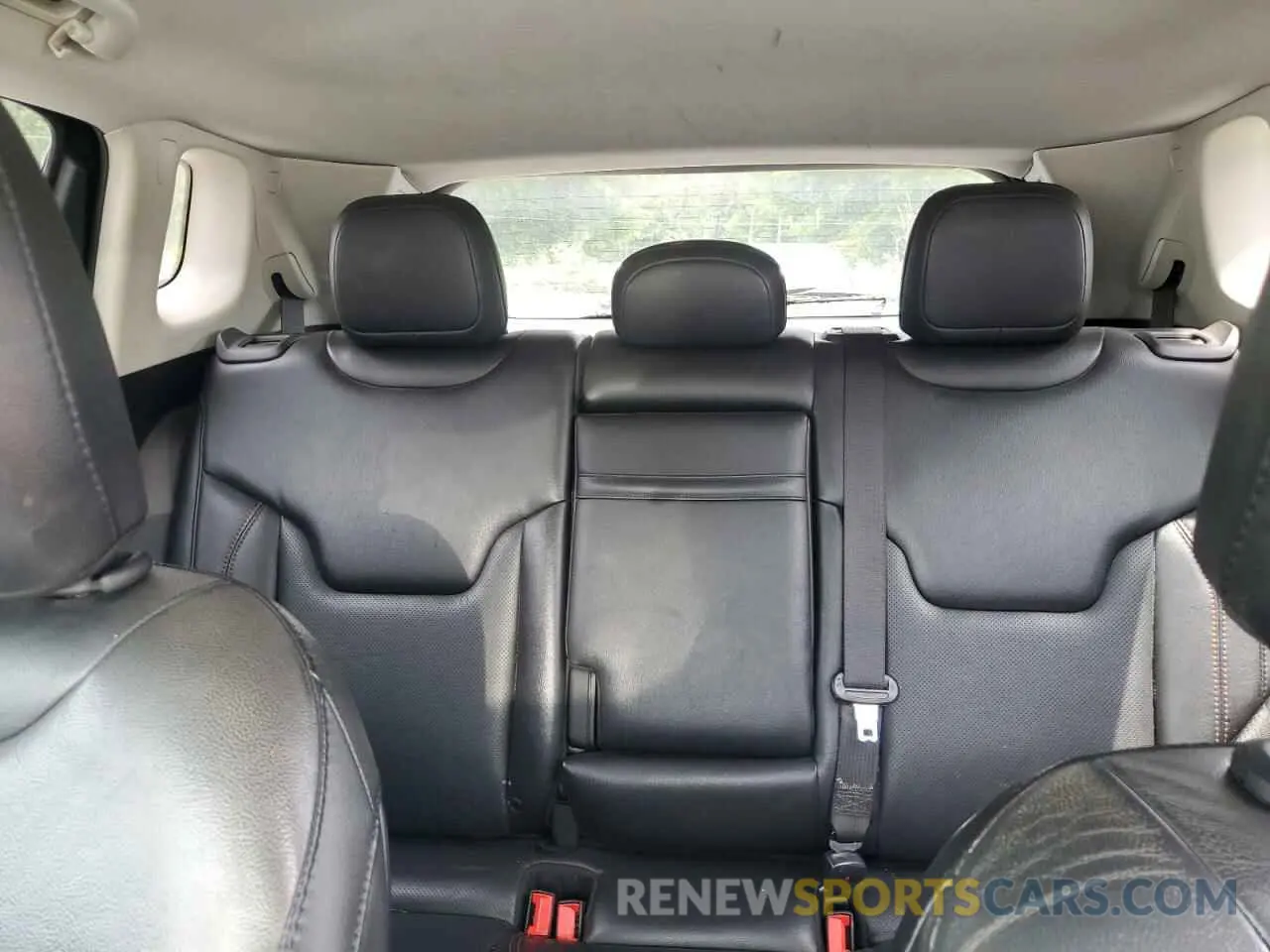 10 Photograph of a damaged car 3C4NJCCB3KT675915 JEEP COMPASS 2019