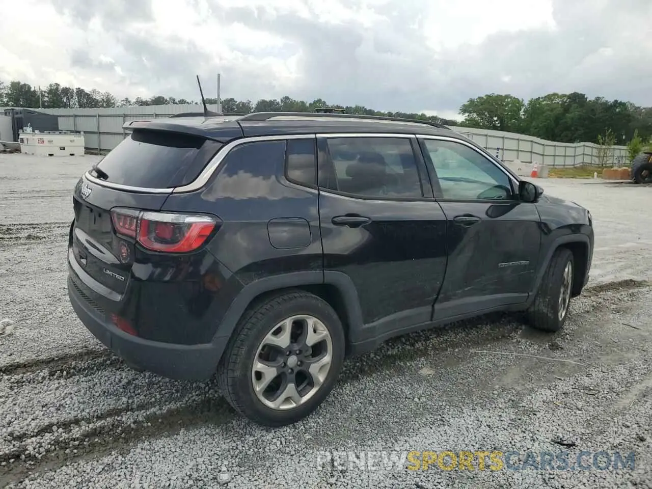 3 Photograph of a damaged car 3C4NJCCB3KT675915 JEEP COMPASS 2019