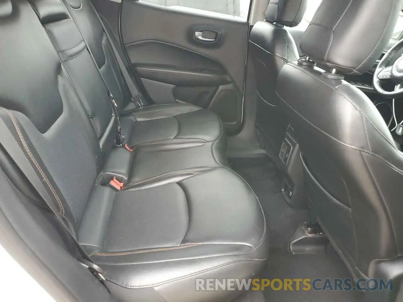 11 Photograph of a damaged car 3C4NJCCB4KT662445 JEEP COMPASS 2019