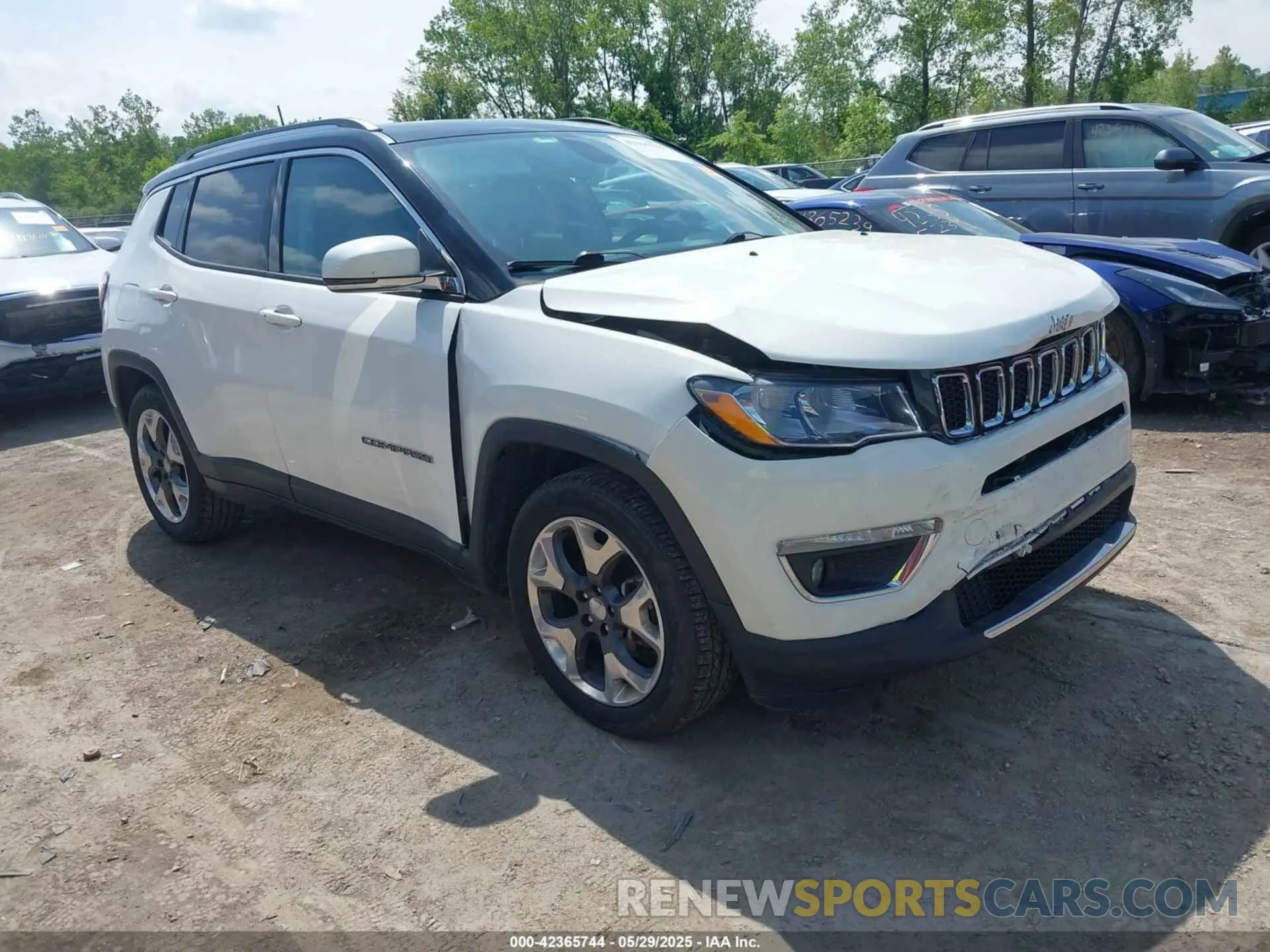 1 Photograph of a damaged car 3C4NJCCB4KT743865 JEEP COMPASS 2019