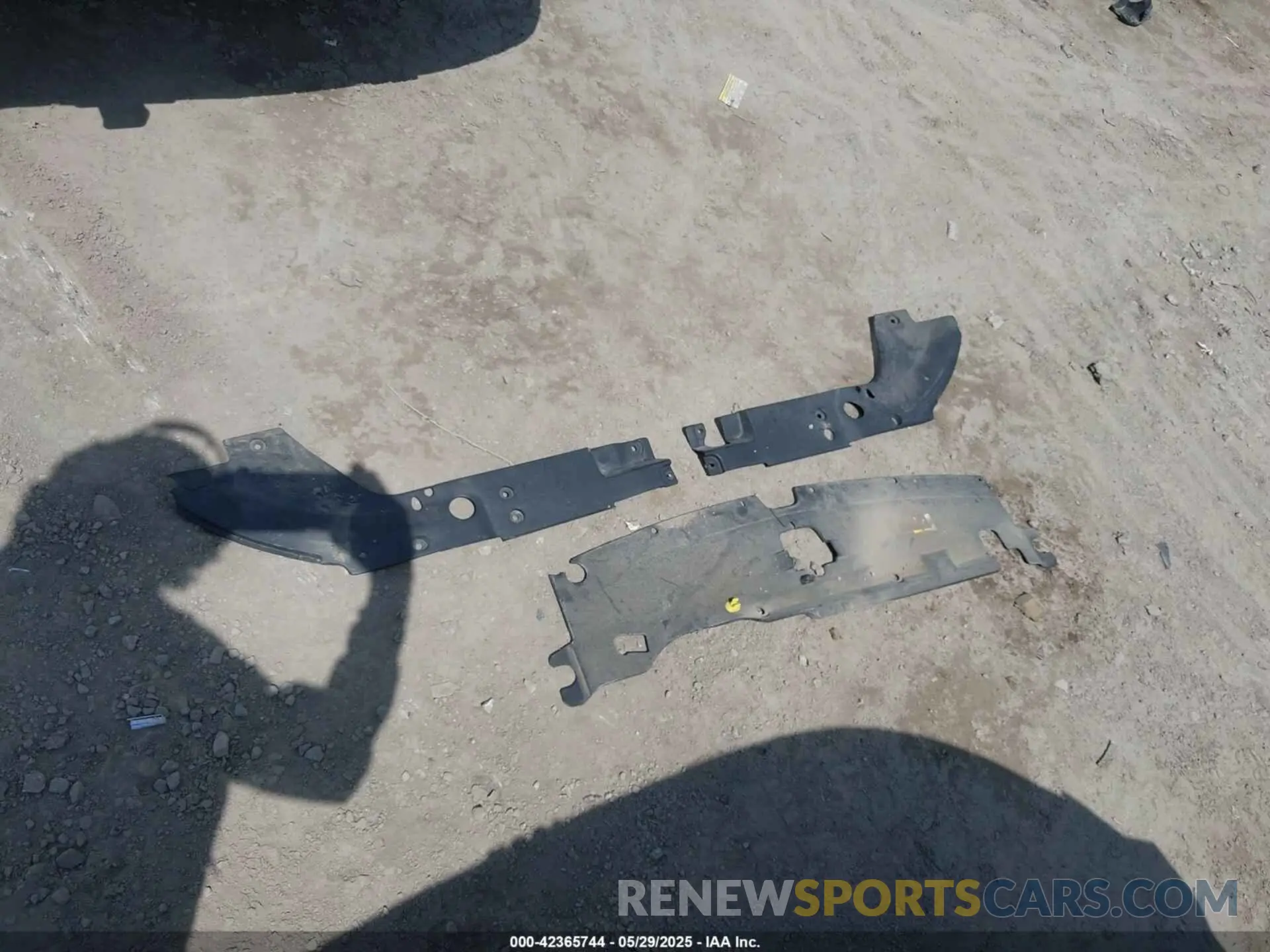 12 Photograph of a damaged car 3C4NJCCB4KT743865 JEEP COMPASS 2019